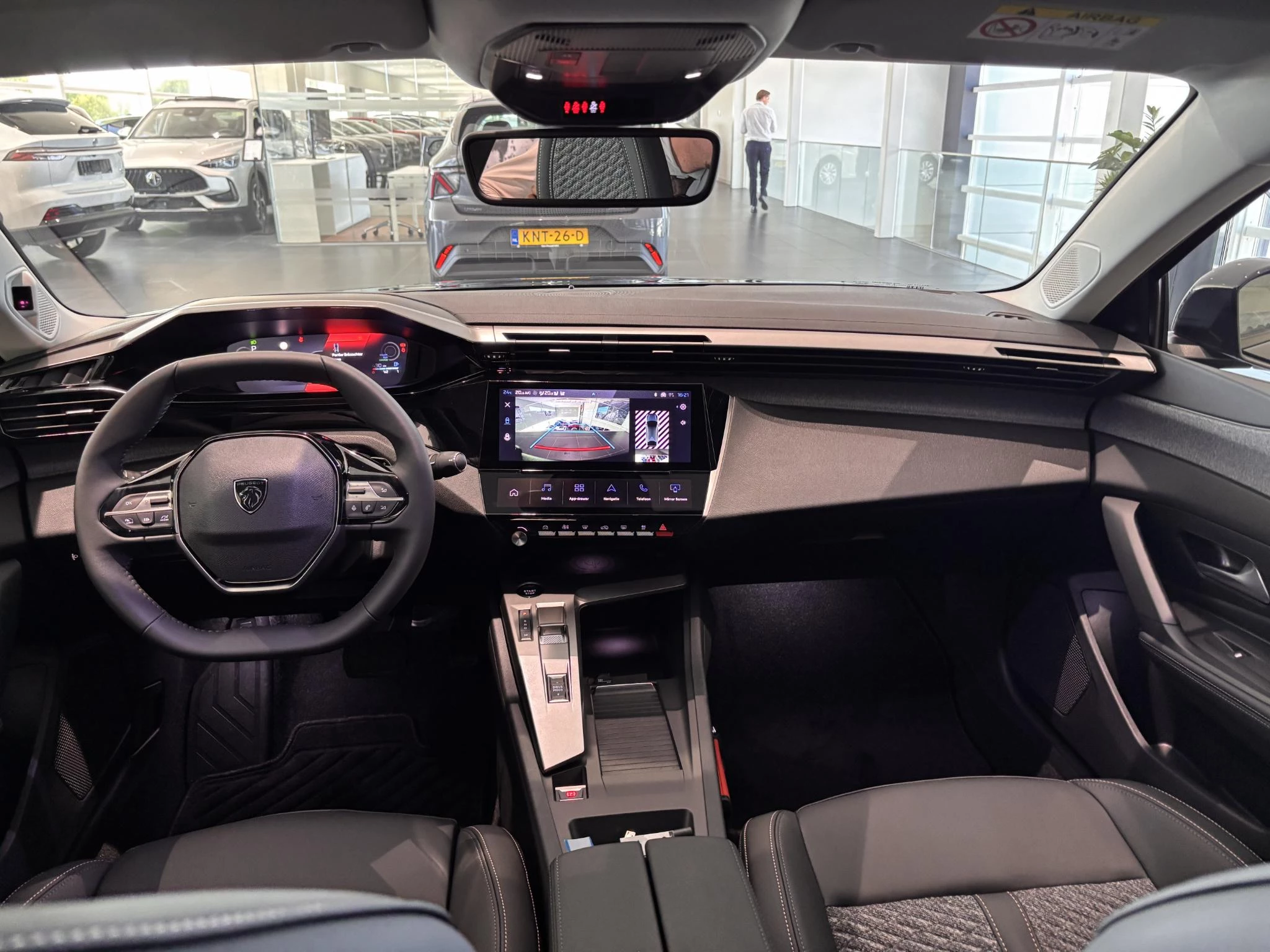Peugeot 408 1.2 Allure Hybrid 145