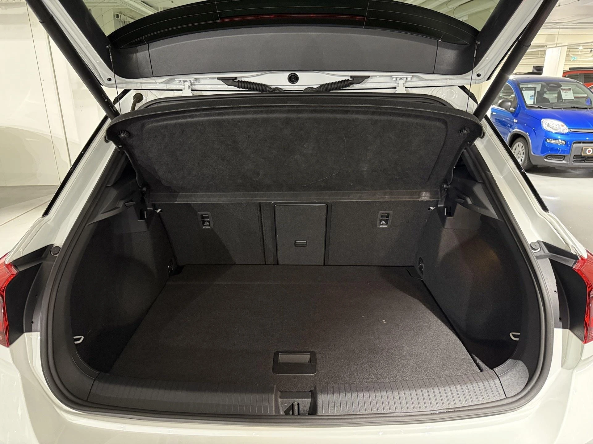 Volkswagen-T-Roc-image-12