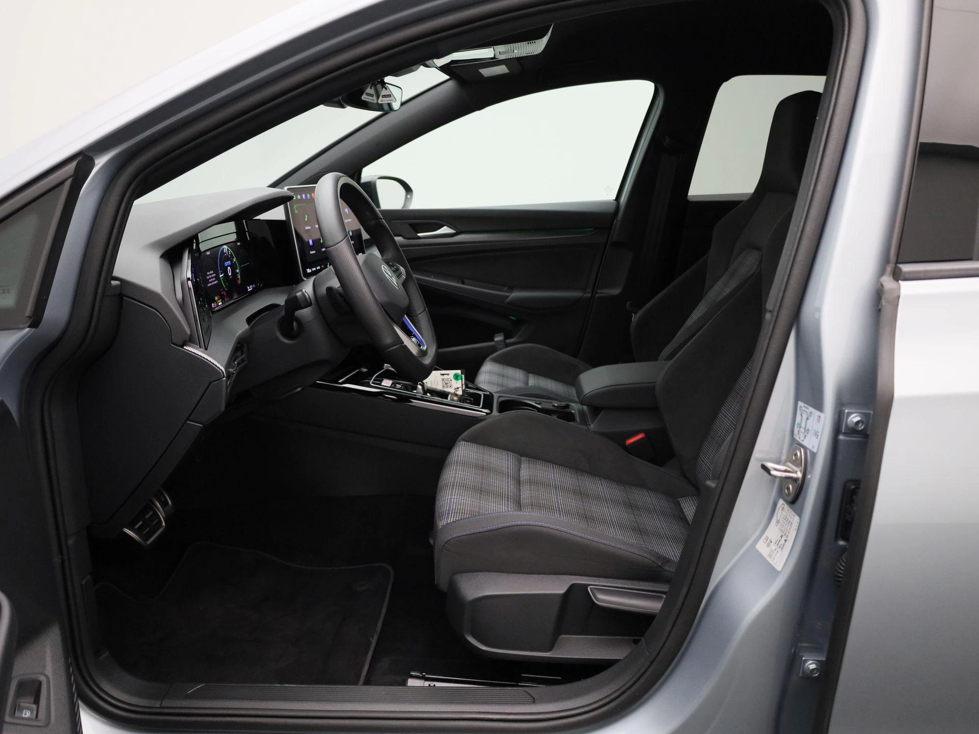 Volkswagen-Golf-image-8