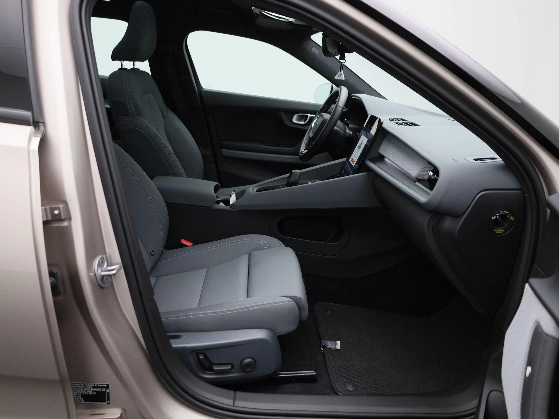 Polestar-2-image-33