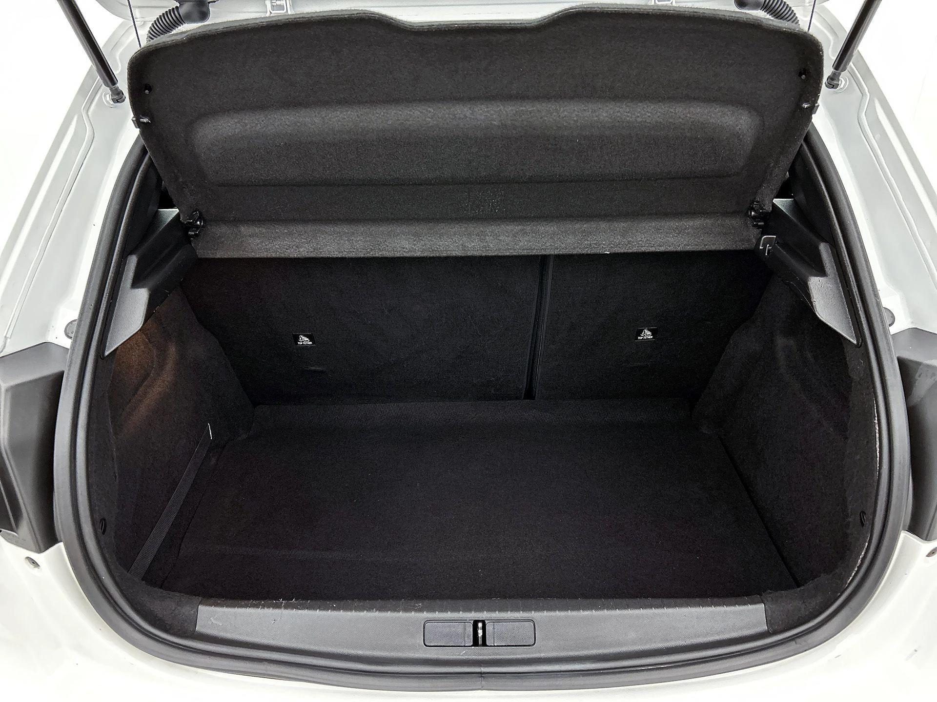 Peugeot-208-image-20