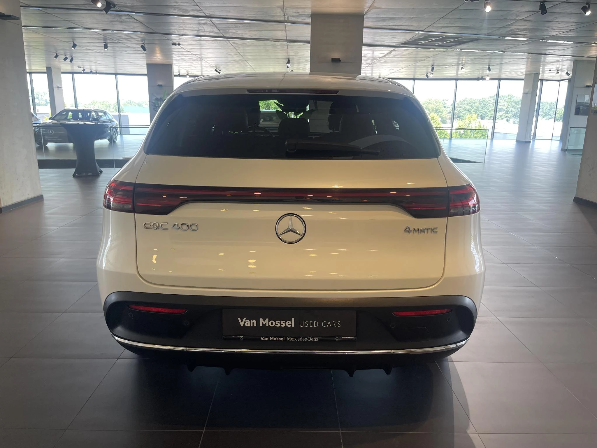 Mercedes-Benz EQC 400 4MATIC AMG LINE + LEDER EXCLUSIVE + CARPLAY + OPENDAK + BUMESTER +