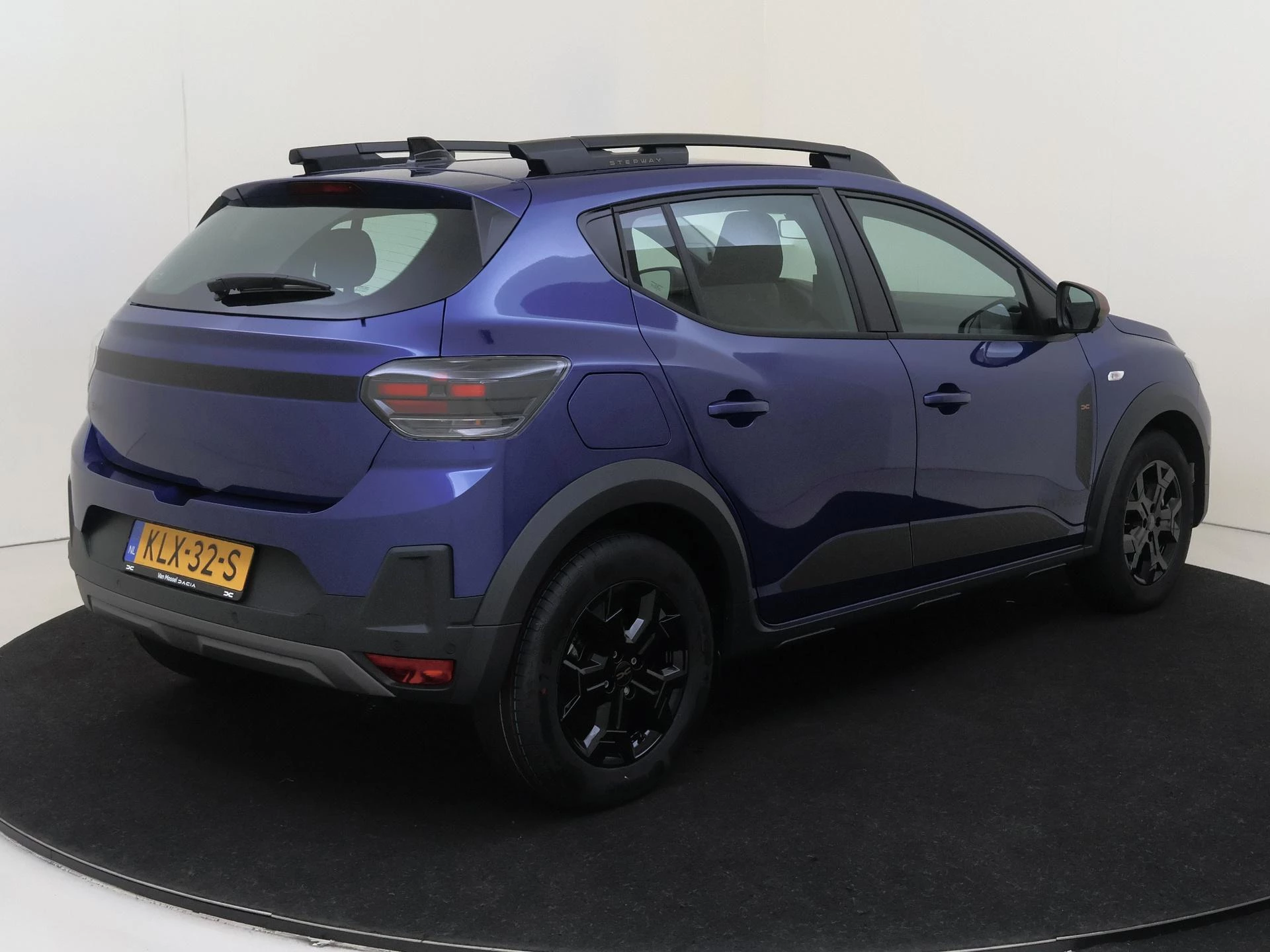 Dacia-Sandero Stepway-image-3