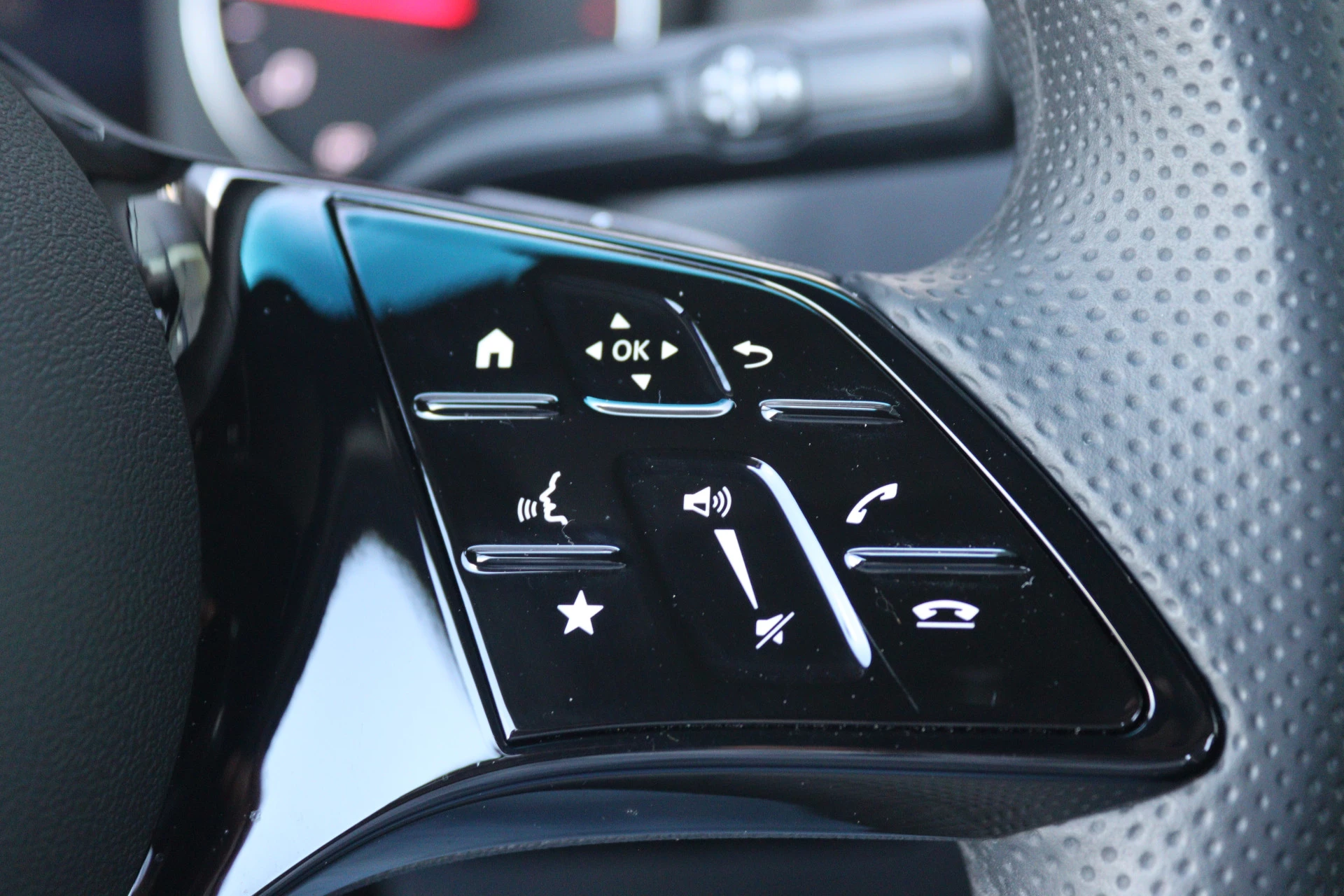 Mercedes-Benz-Sprinter-image-14