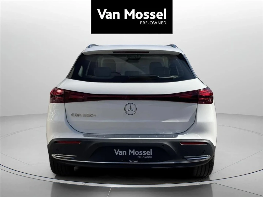 Mercedes-Benz-EQA-image-5