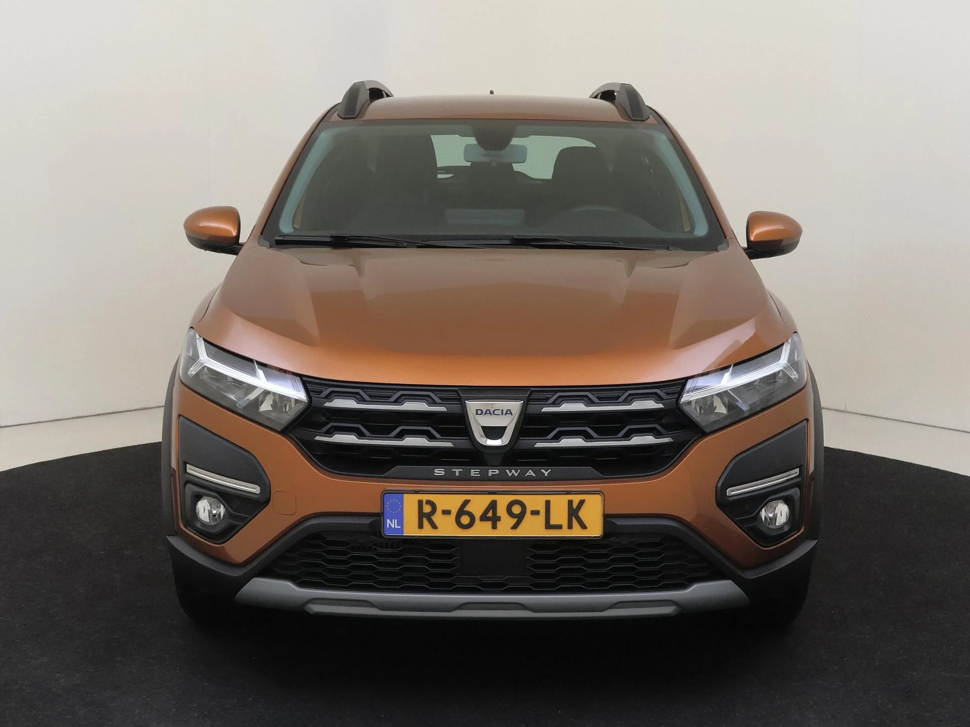 Dacia-Sandero Stepway-image-5
