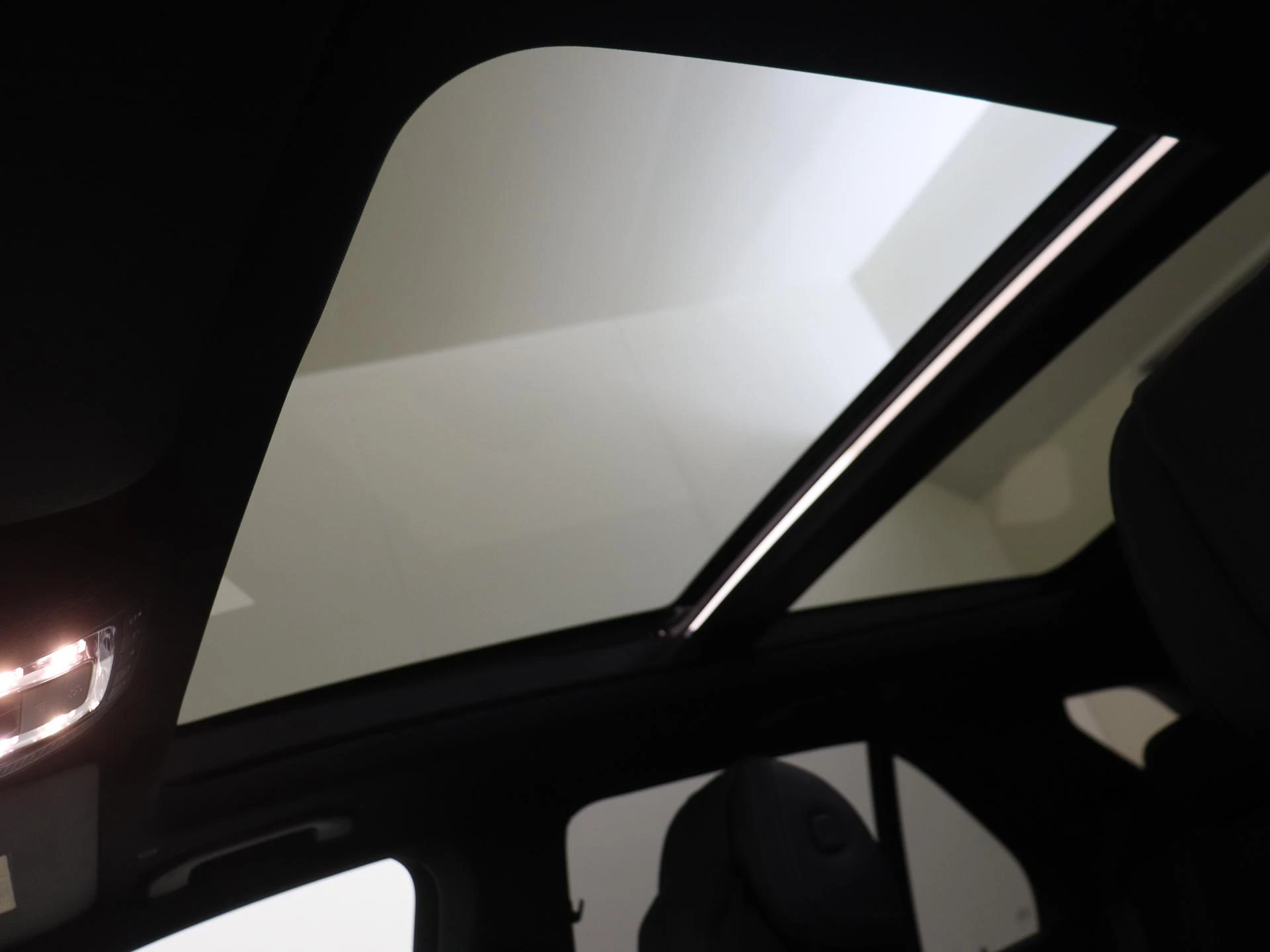 Mercedes-Benz-GLE-image-27