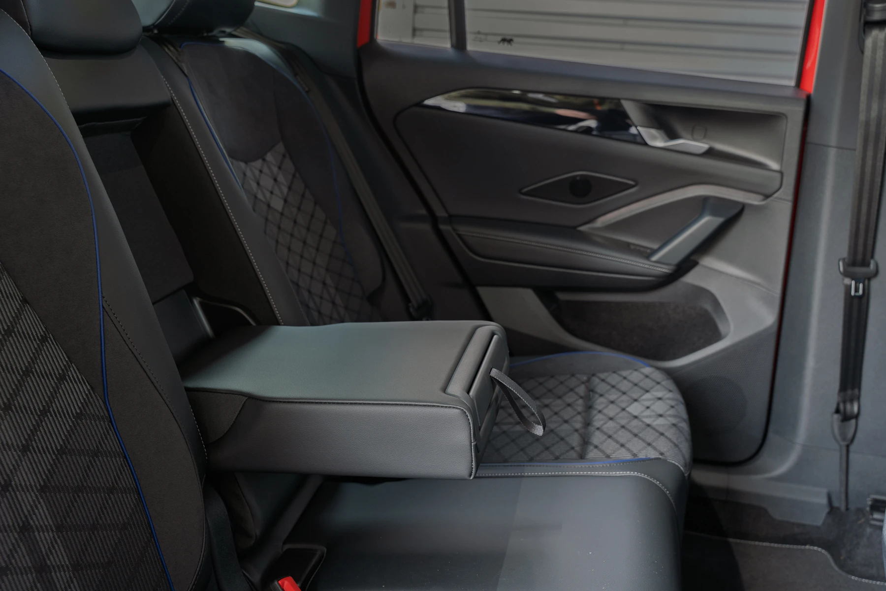 Volkswagen-Tiguan-image-39