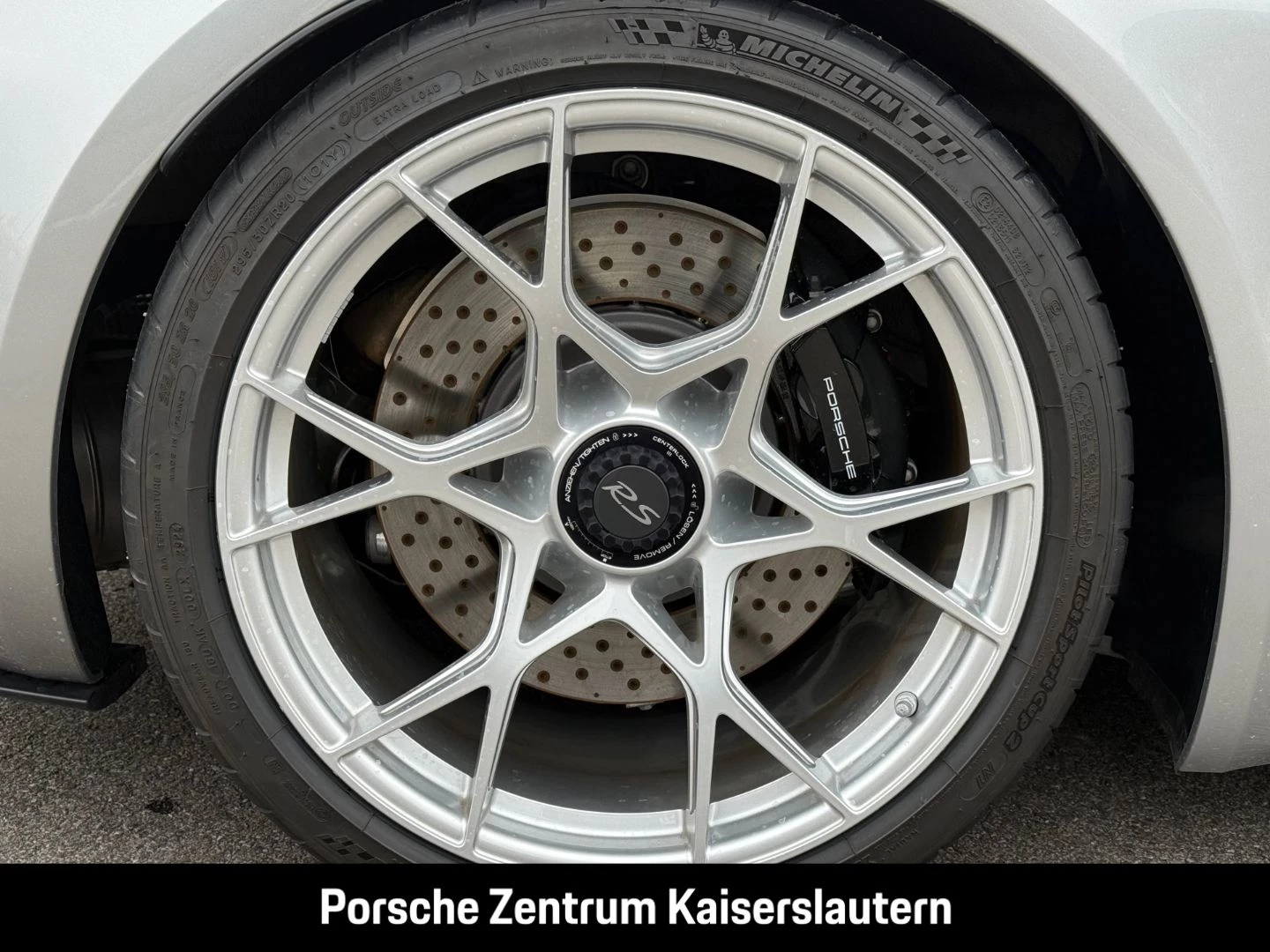Porsche 718 Spyder RS Liftsystem-VA Weissach-Paket BOSE spyder rs982C 718 Spyder RS Liftsystem-VA Weissach-Paket BOSE spyder rs
