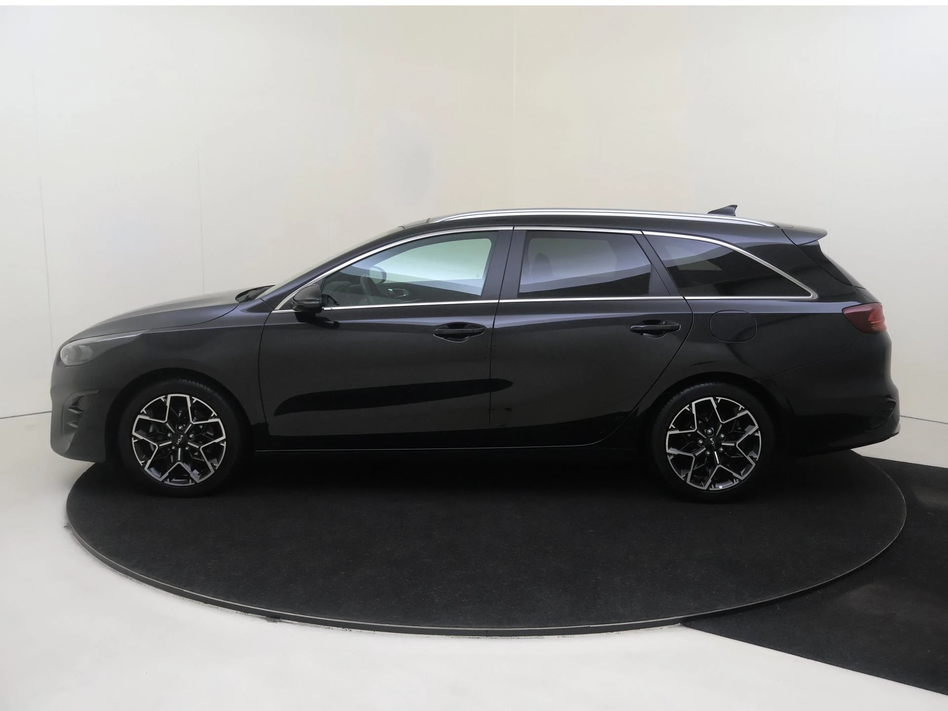 Kia-Ceed Sportswagon-image-7