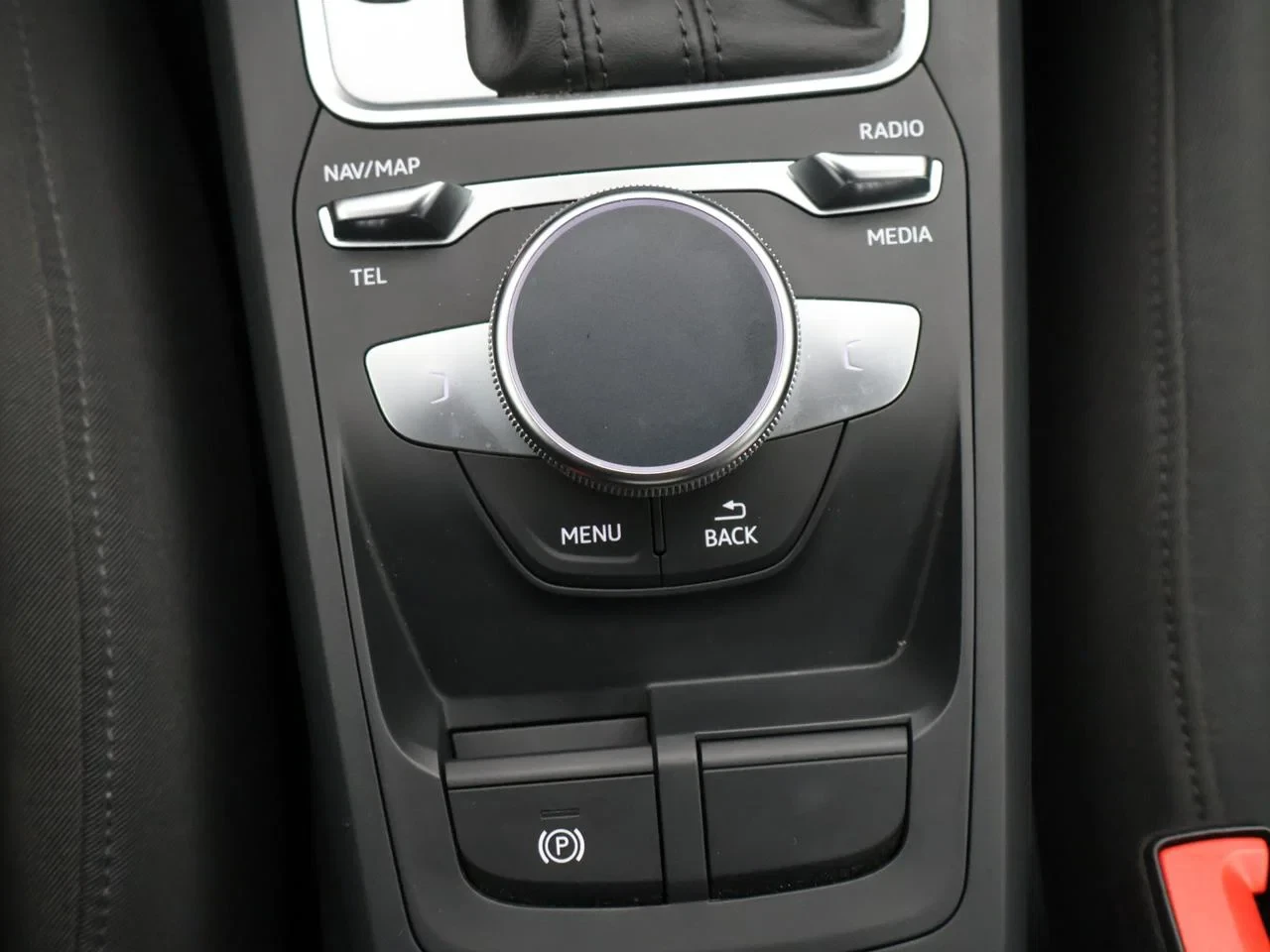Audi Q2 Audi Q2 Business Edition Attraction 35TFSI 150PK *AUTOMAAT*VIRTUAL COCKPIT*ACC*PDC ACHTER*NAVI*AIRCO*KEYLESS GO*...*