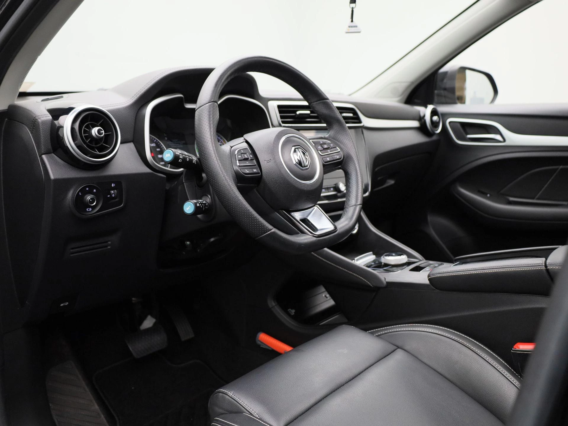 MG-ZS EV-image-32