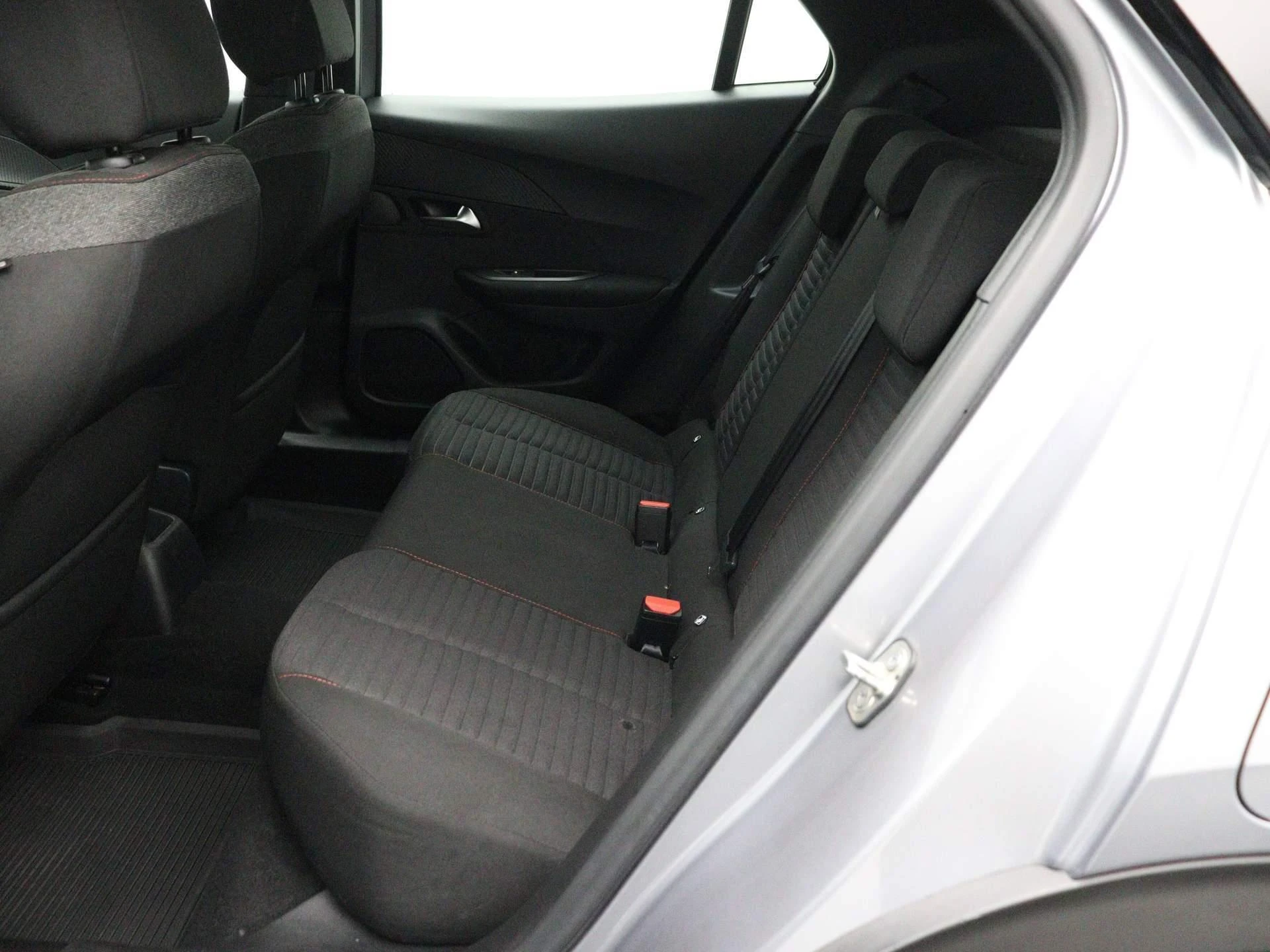 Peugeot-2008-image-11