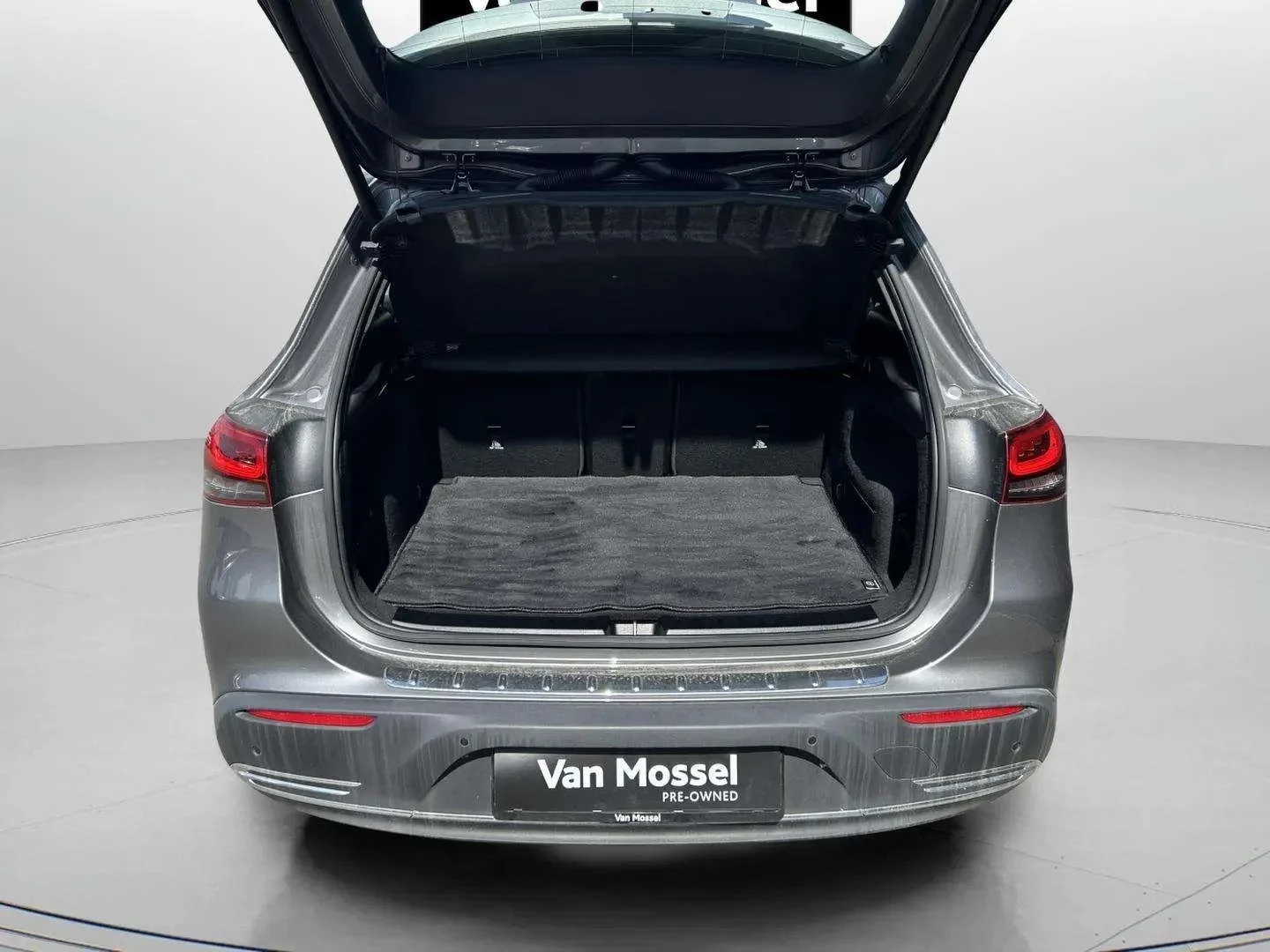 Mercedes-Benz-EQA-image-22