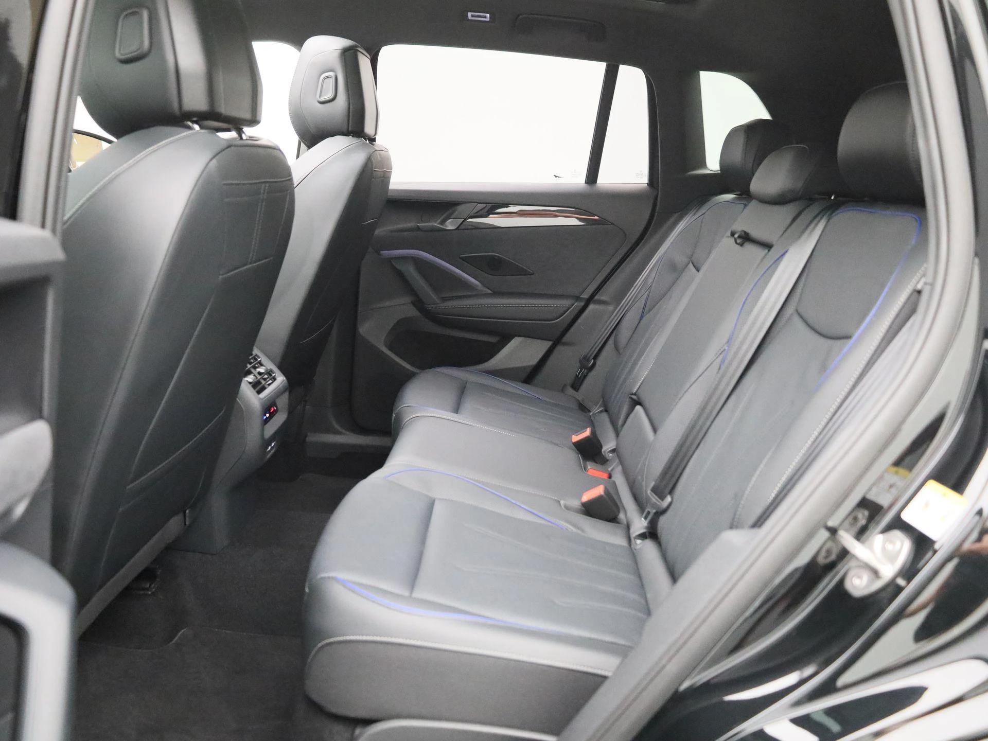 Volkswagen-Tiguan-image-10