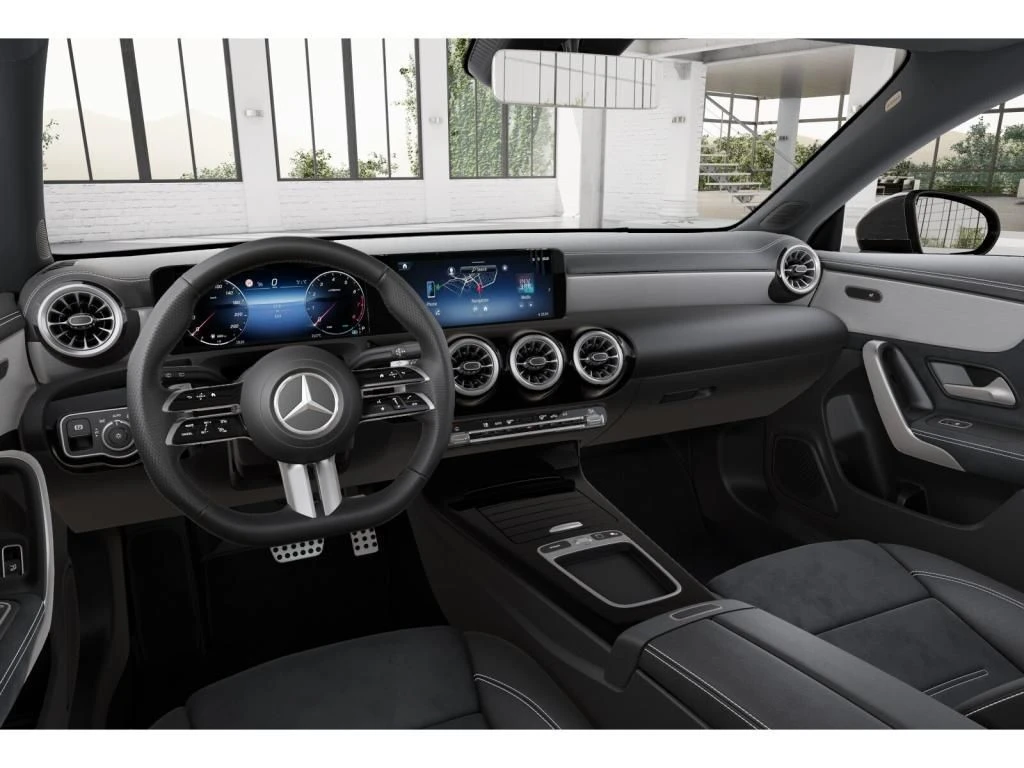 Mercedes-Benz-CLA 200-image-3