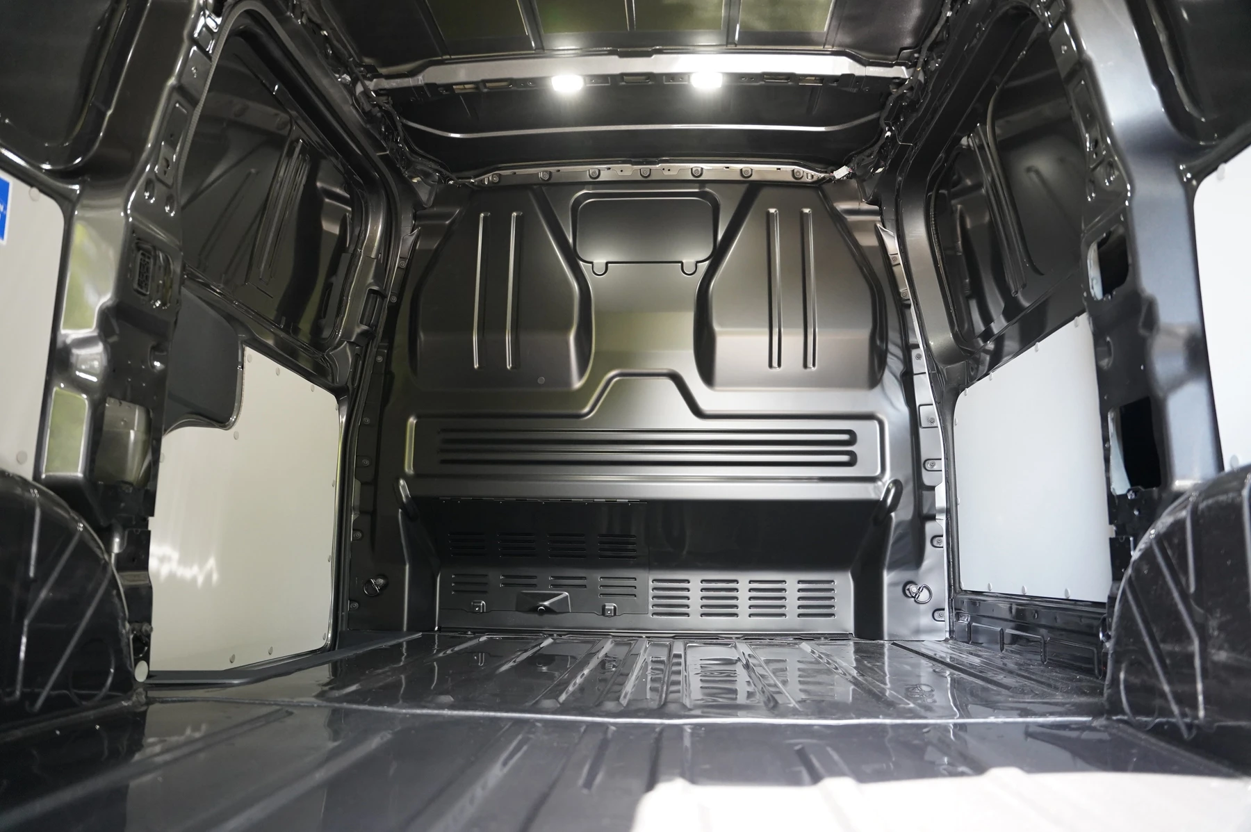 Volkswagen-Transporter-image-9