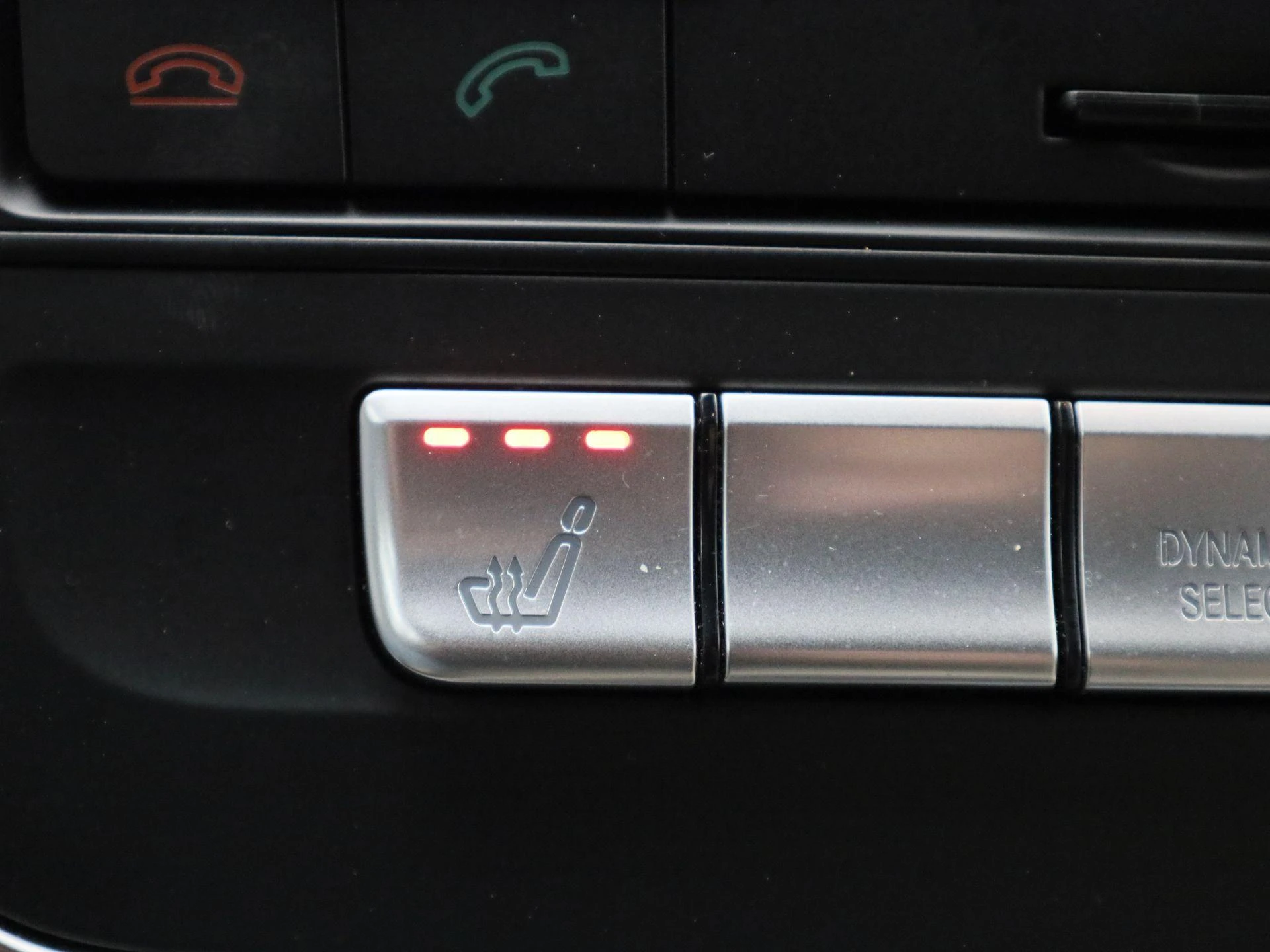 Mercedes-Benz-CLA-image-23