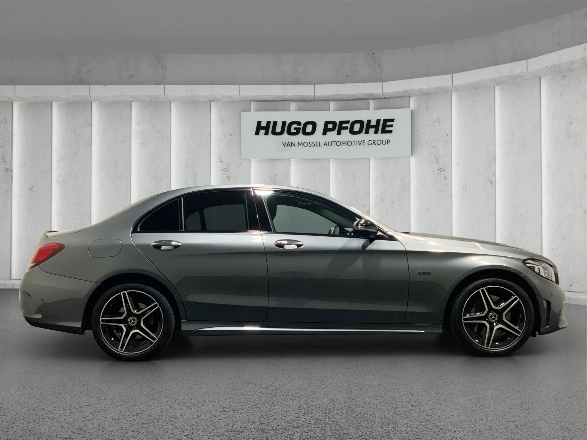 Mercedes-Benz-C-Klasse-image-4