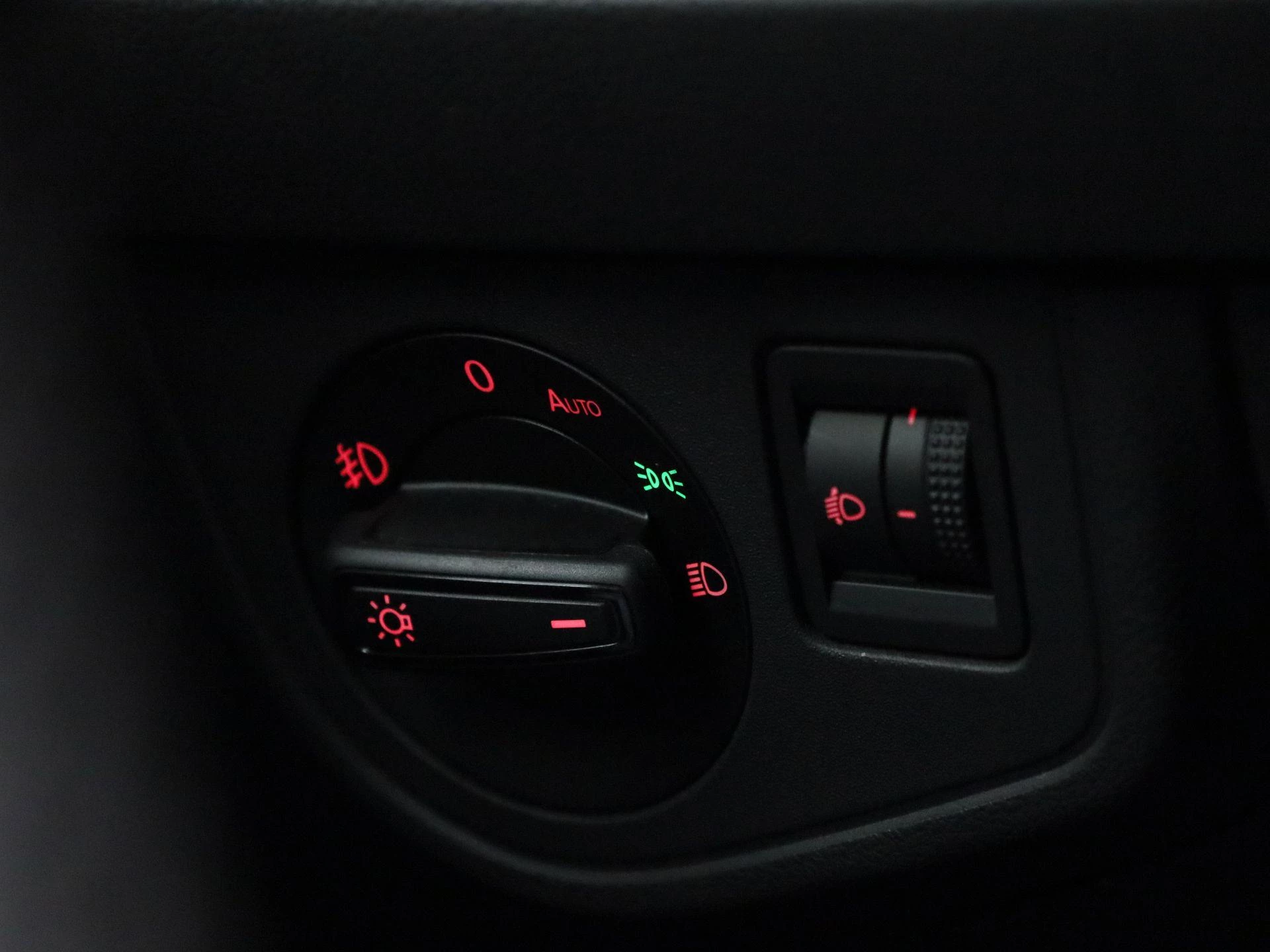 Volkswagen-Polo-image-24