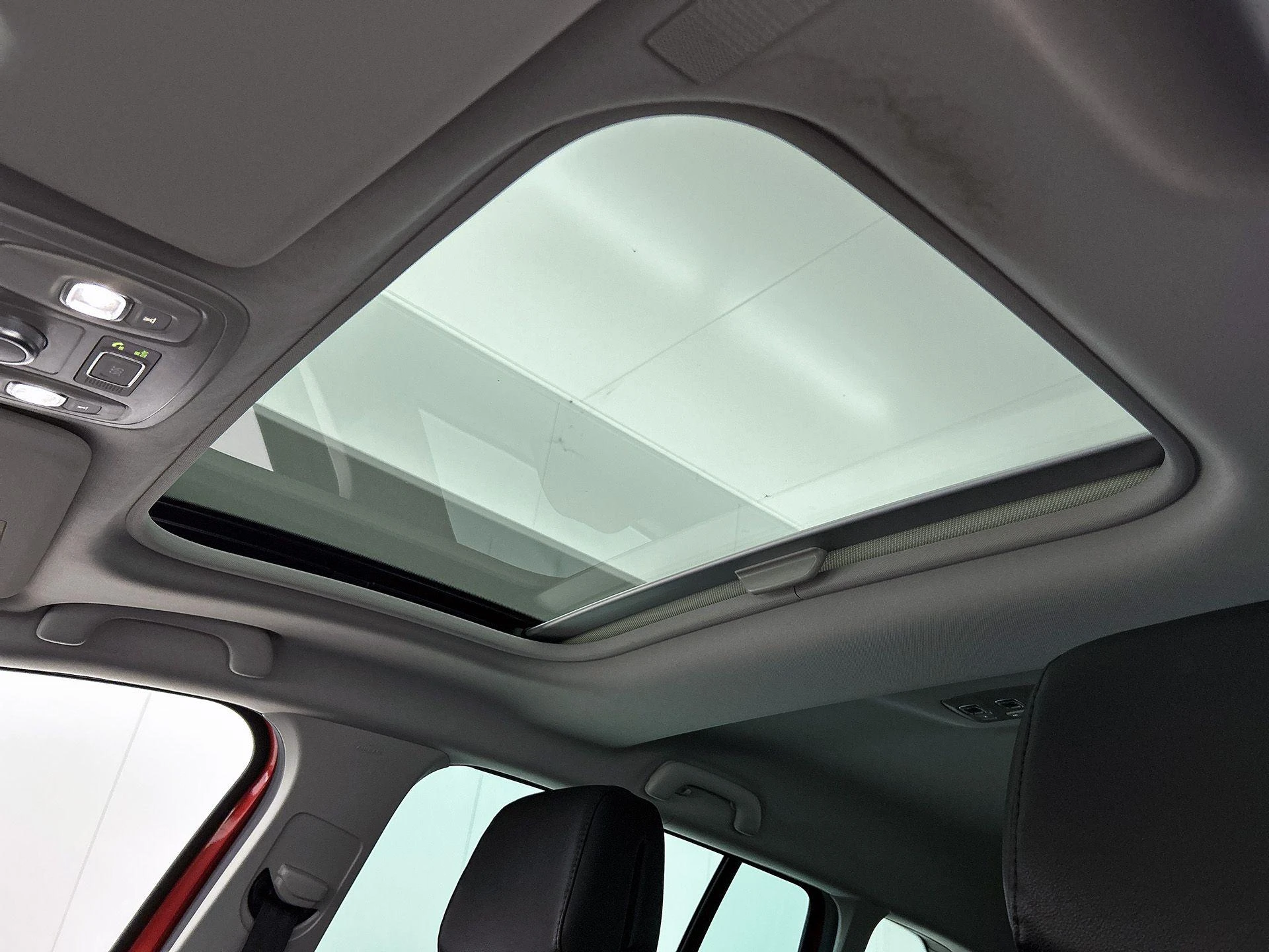 Renault-Megane E-Tech-image-38