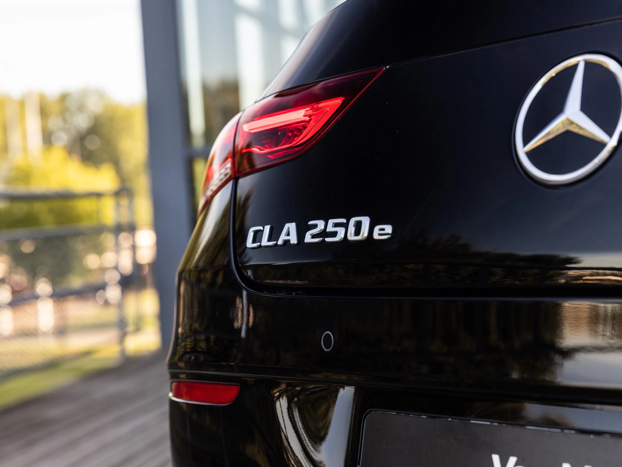 Mercedes-Benz-CLA-image-12