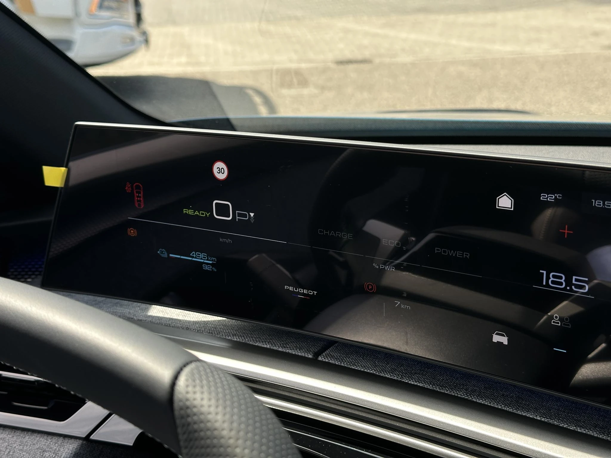 Peugeot-e-3008-image-12