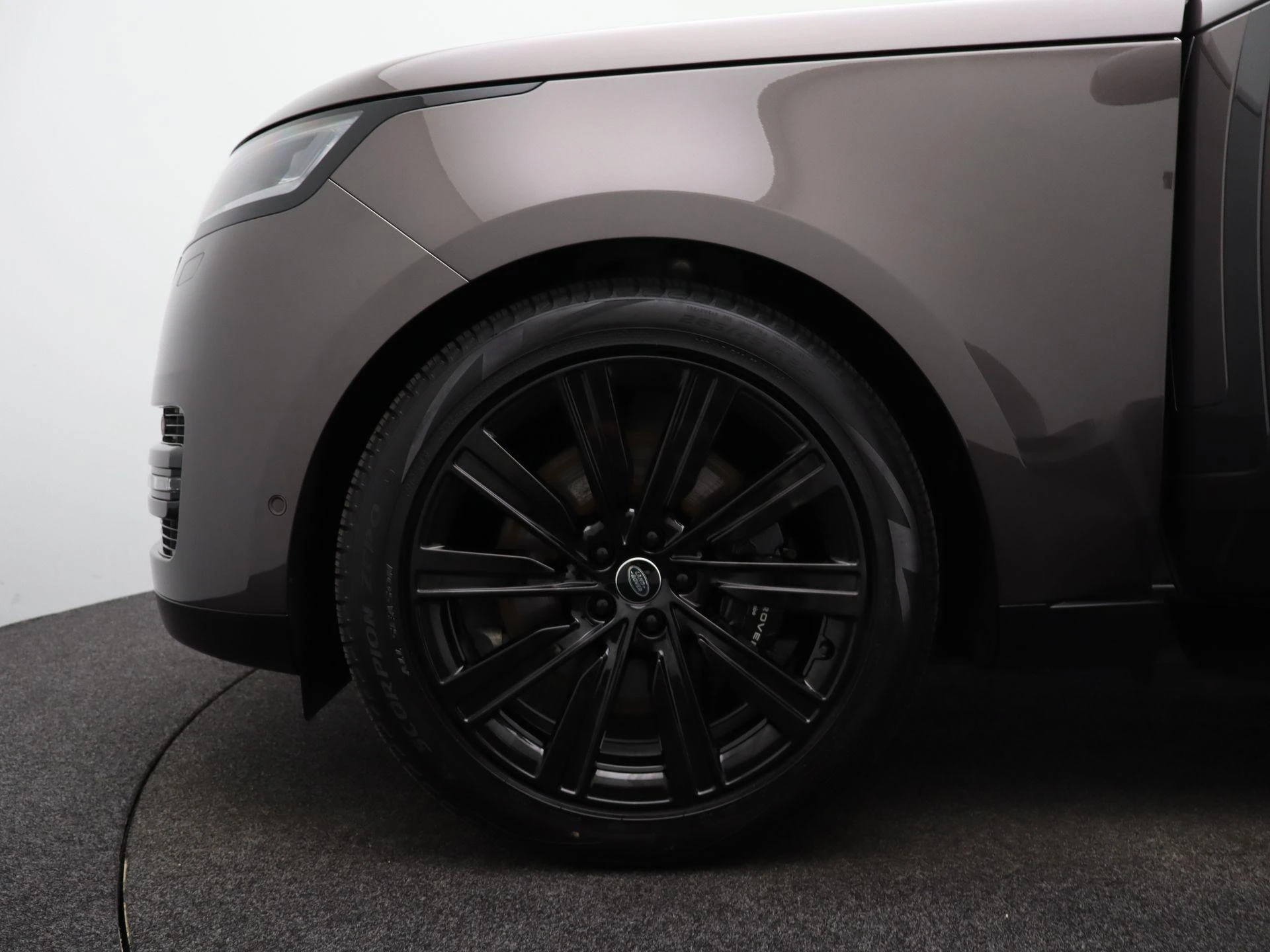 Land Rover-Range Rover-image-14