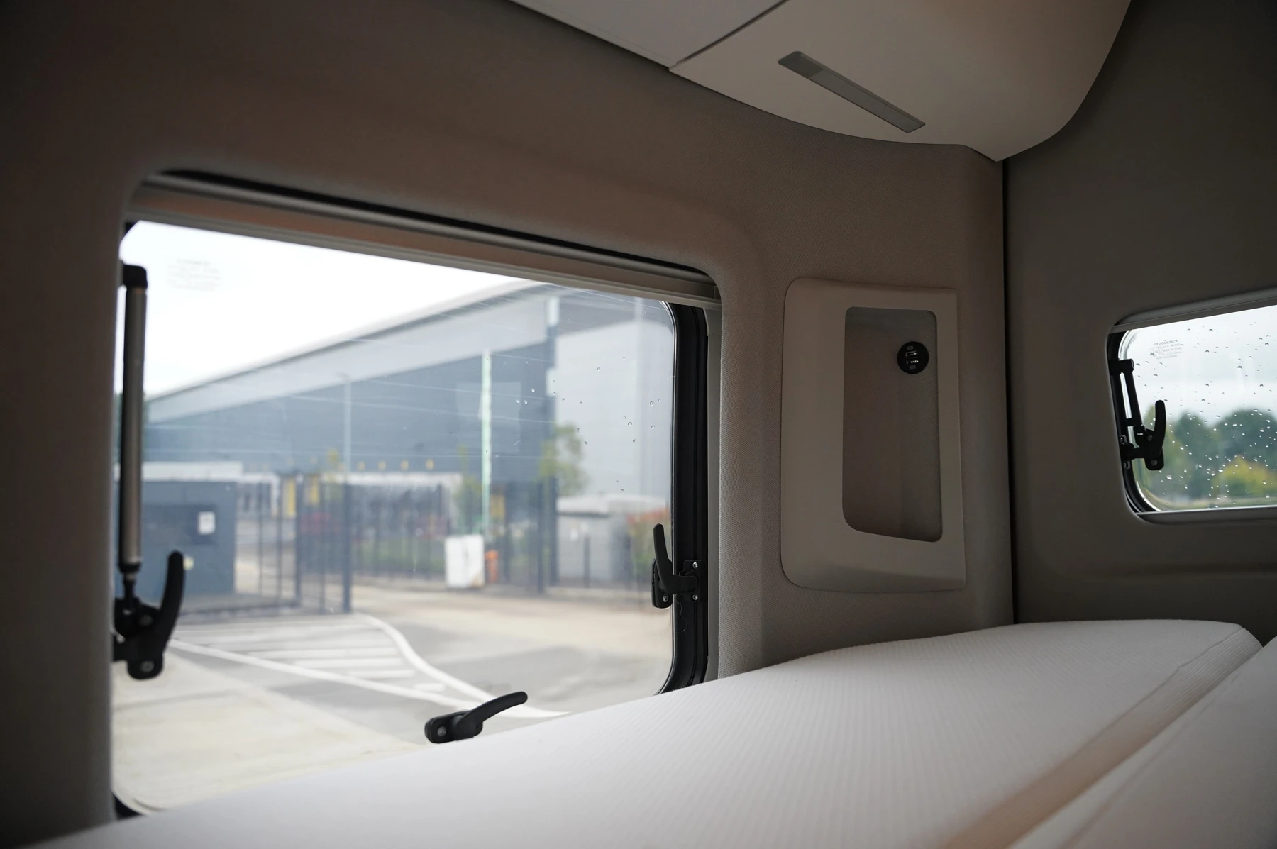 Volkswagen-California-image-47