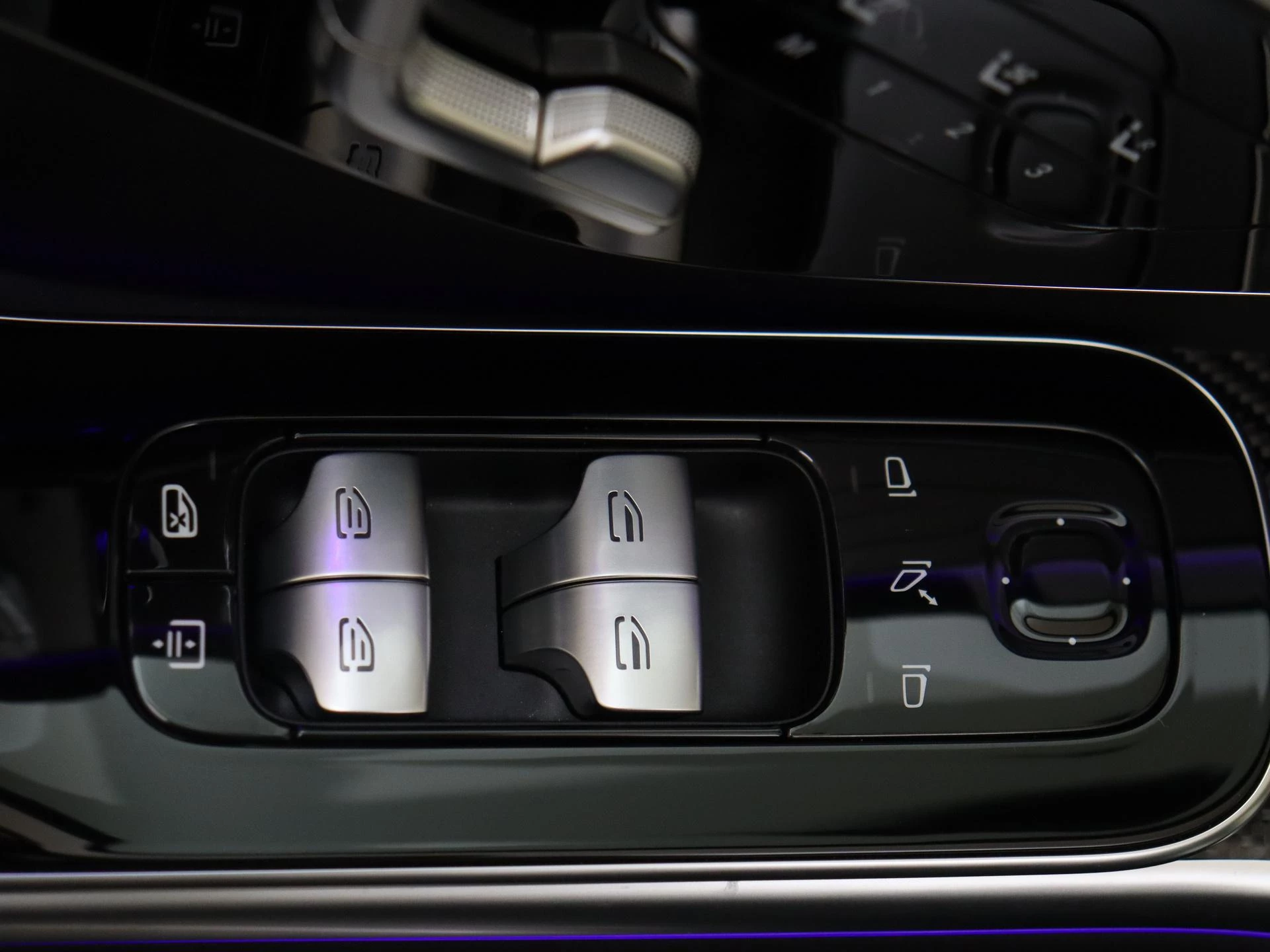 Mercedes-Benz-S-Klasse-image-39