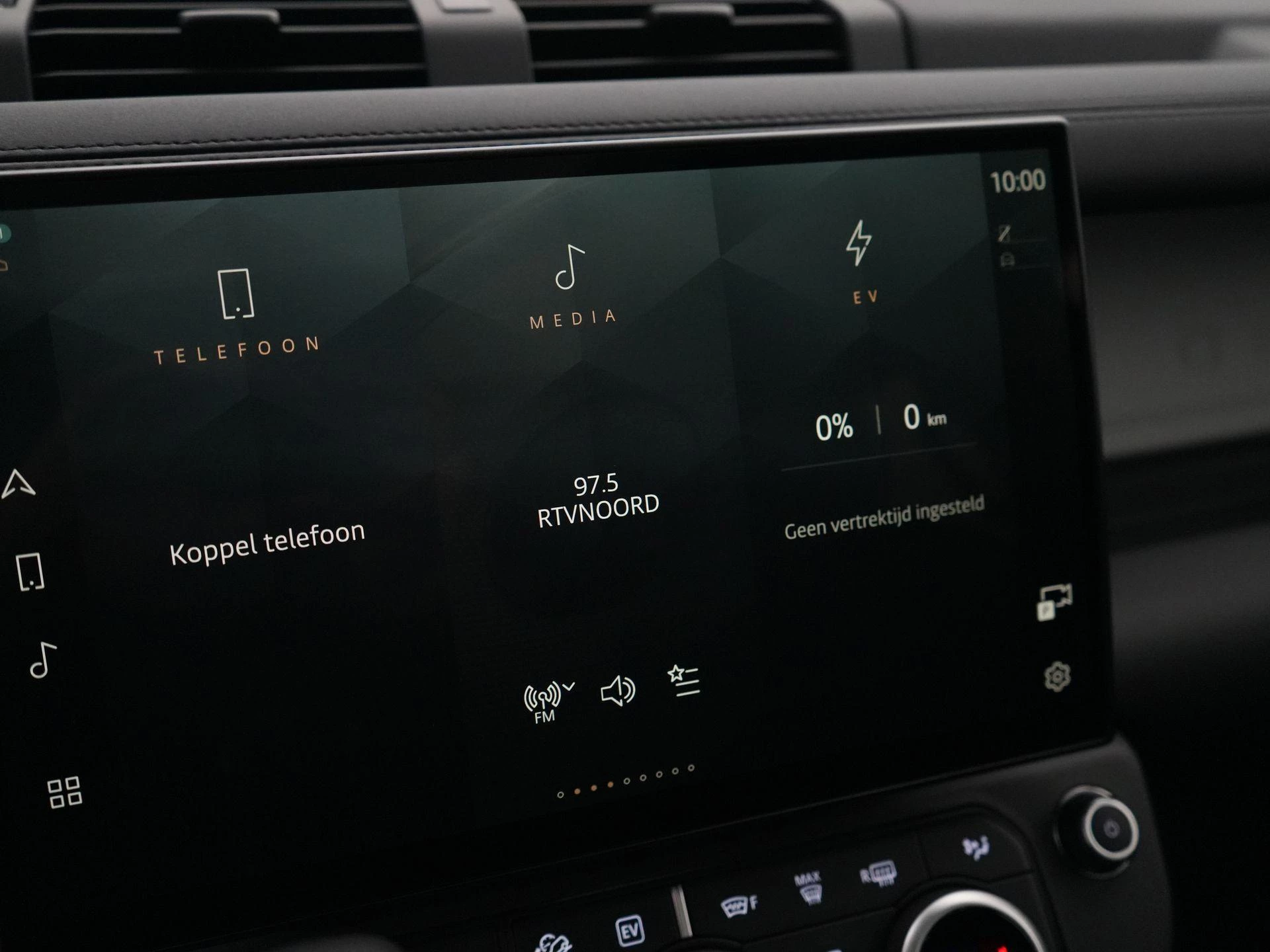 Land Rover-Defender-image-24