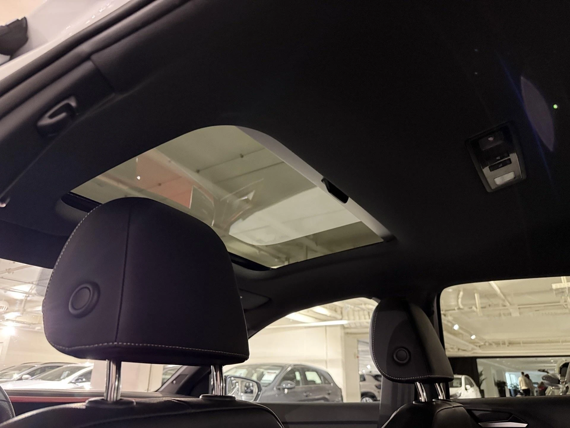 Volkswagen-Polo-image-12