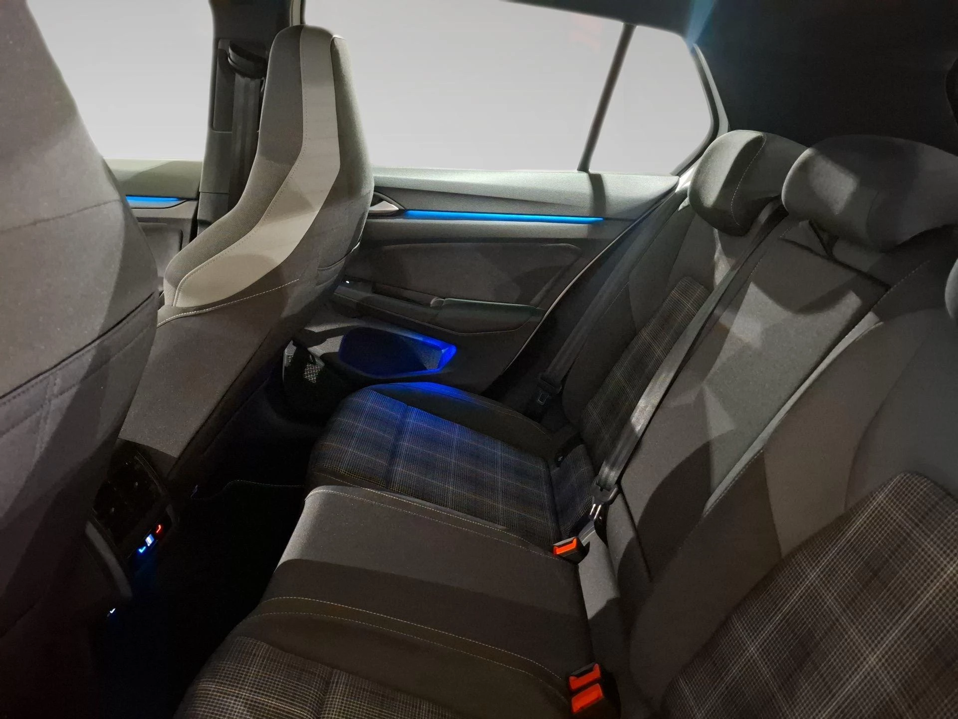 Volkswagen-Golf-image-10