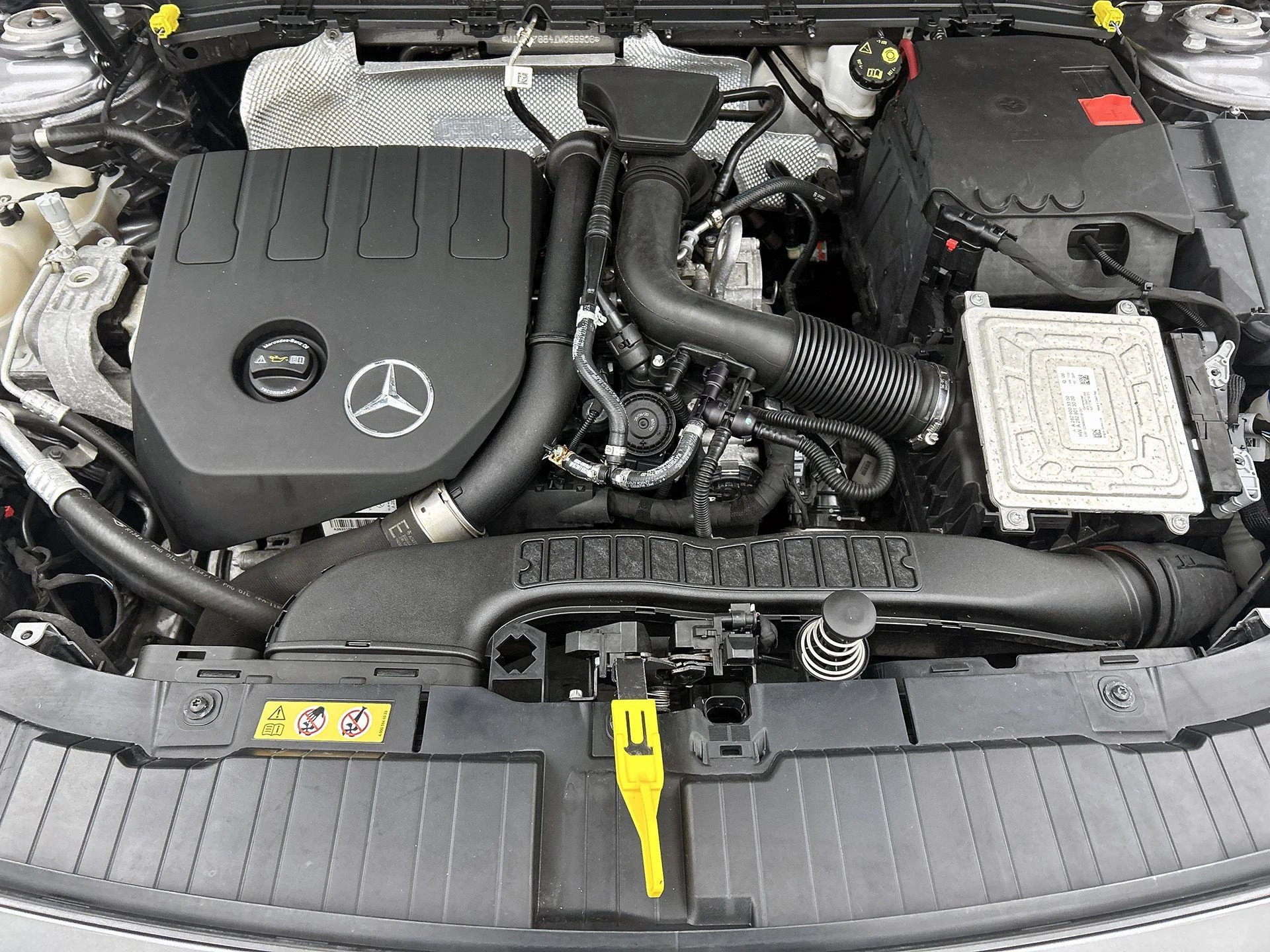 Mercedes-Benz-GLB-image-36
