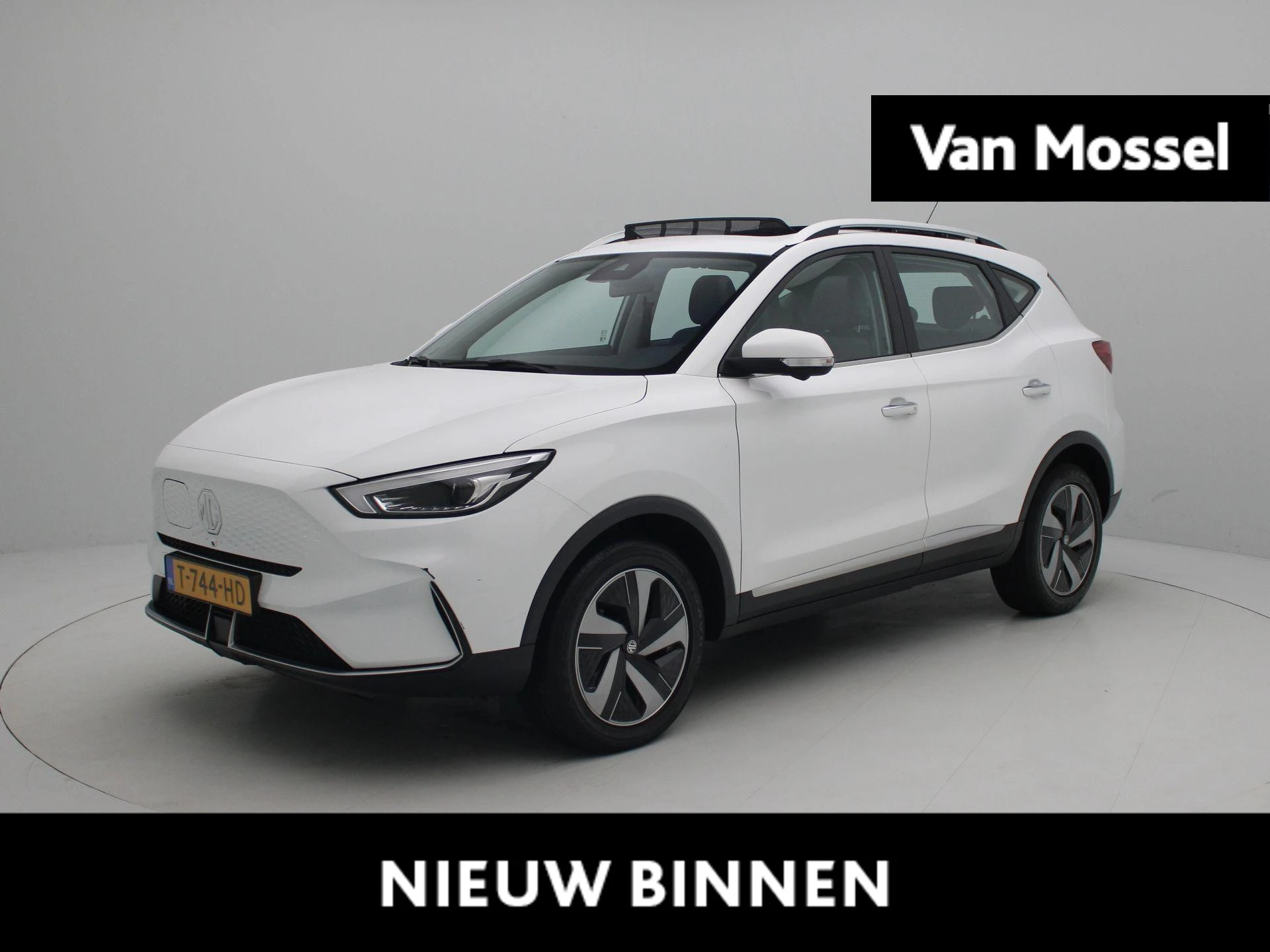 MG-ZS EV-image-0