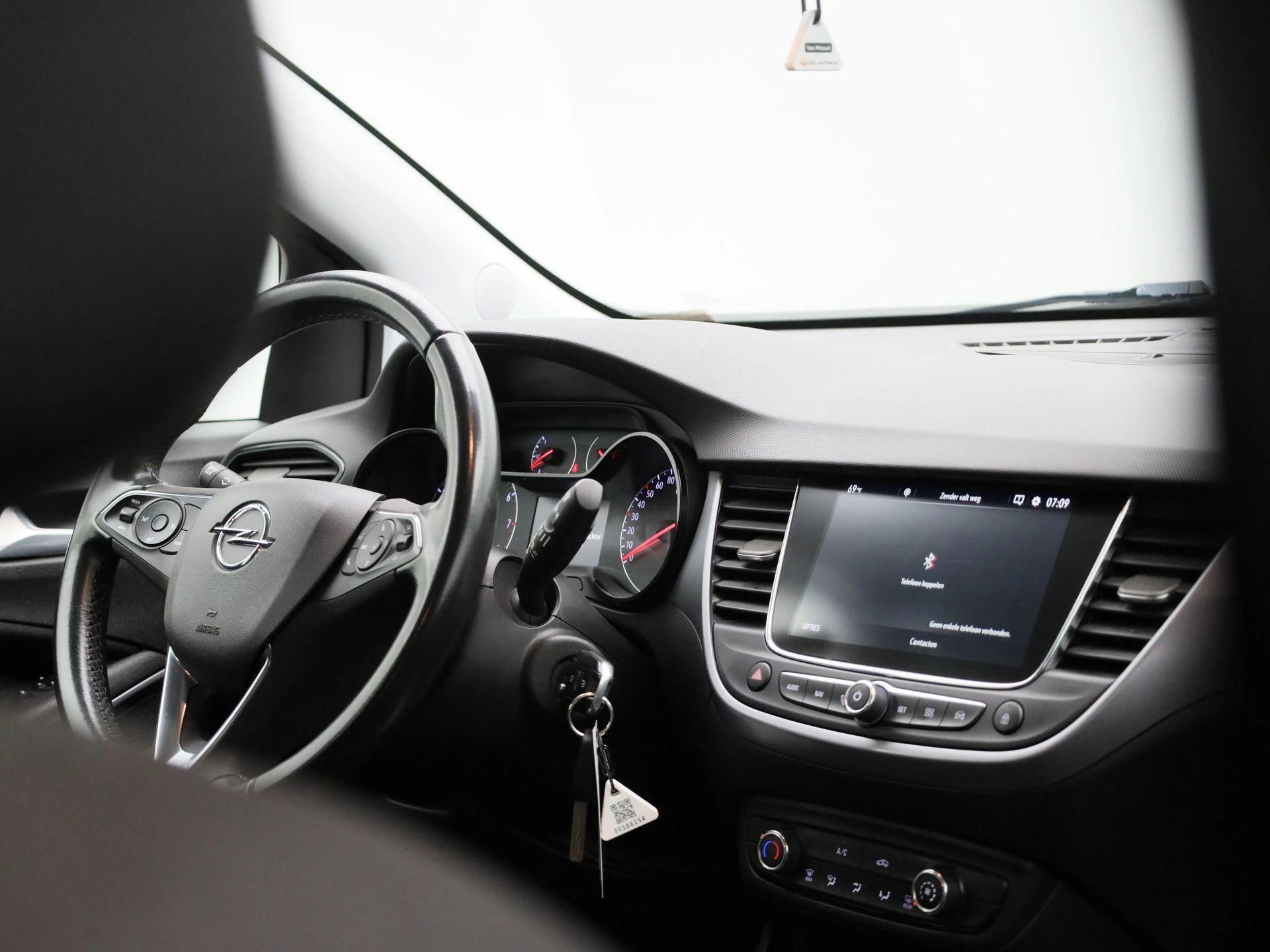 Opel-Crossland X-image-33