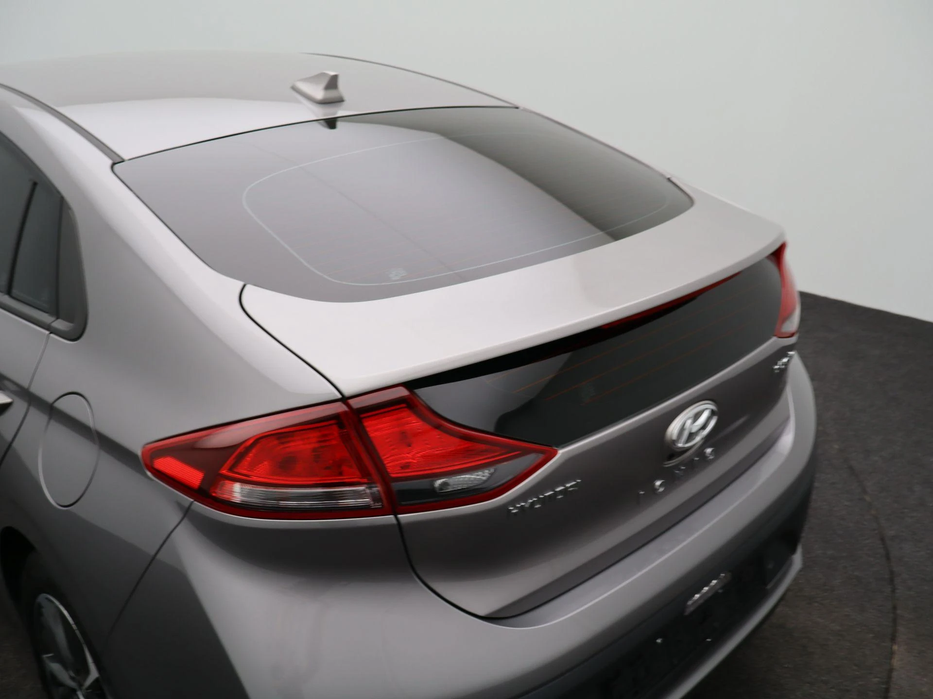Hyundai-IONIQ-image-36