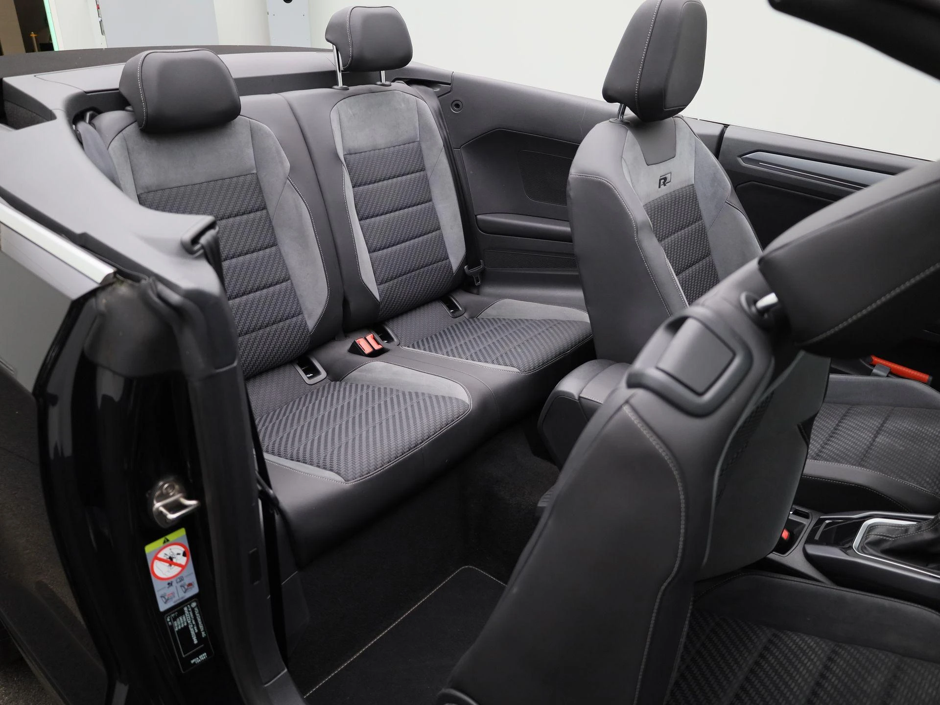 Volkswagen-T-Roc-image-38
