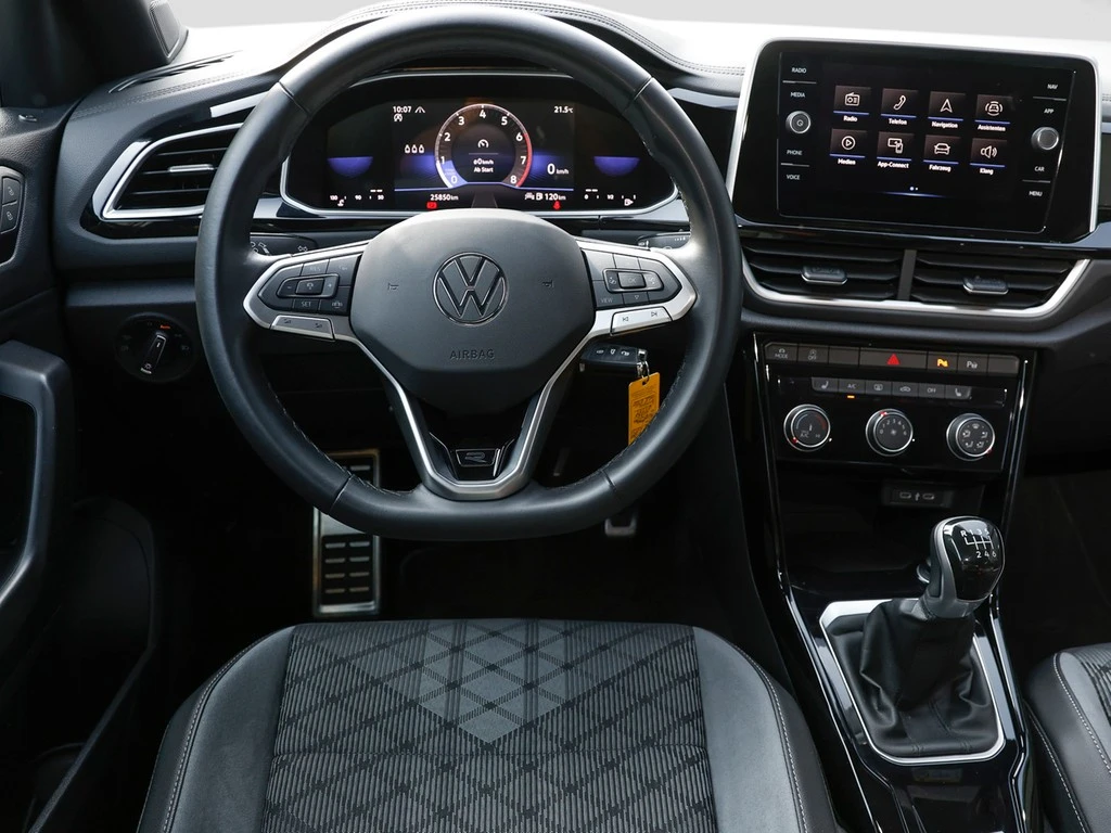 Volkswagen-T-Roc-image-12