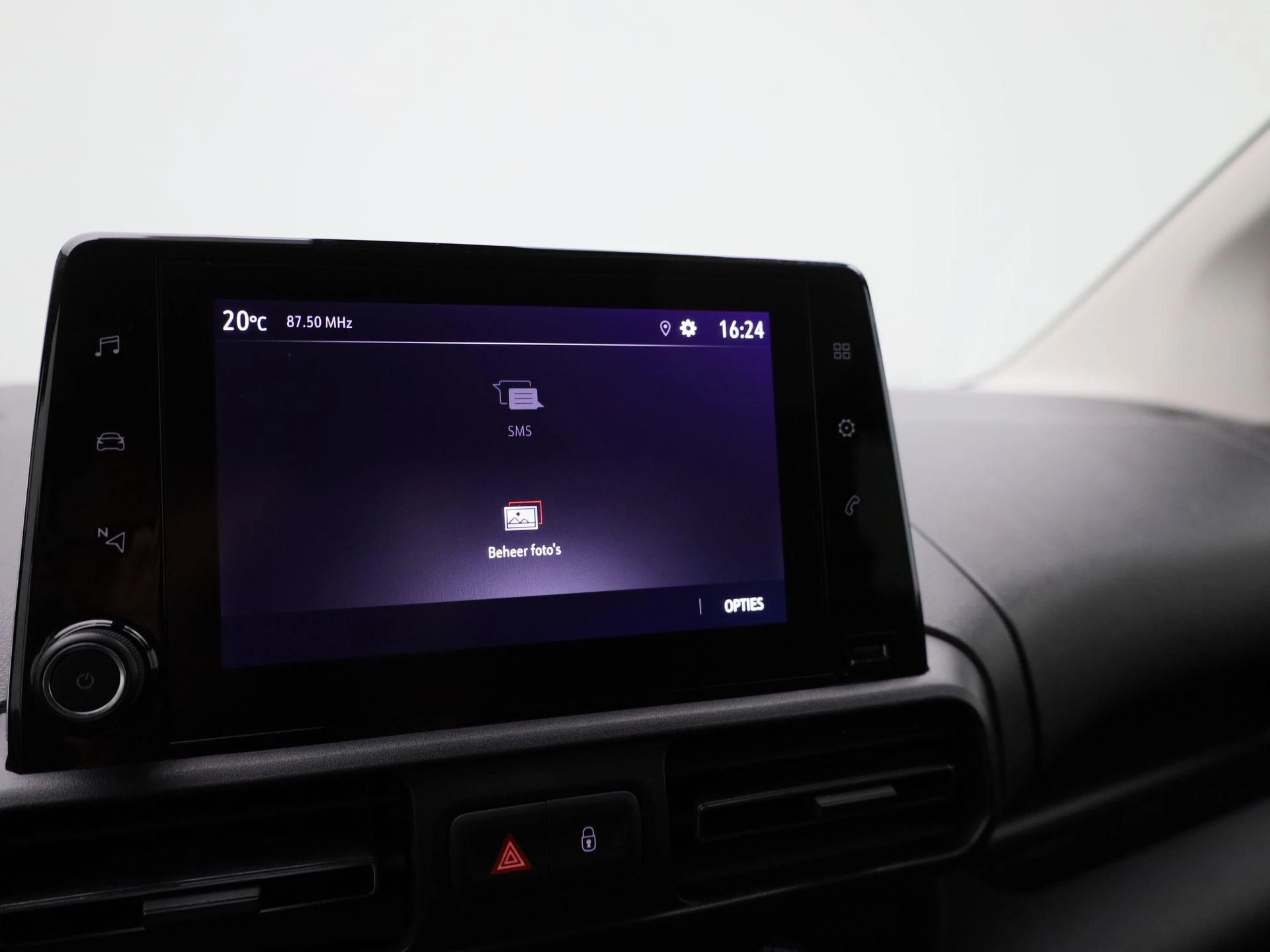 Opel-Combo Life-image-13