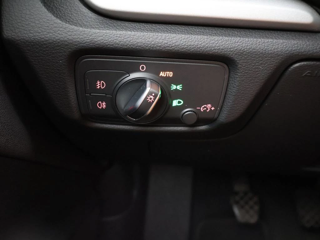 Audi A3 Sportback Audi A3 Sportback Attraction 1.2TFSI 110PK *CRUISE CONTROL*PDC*NAVI*ZETELVERWARMING*...*