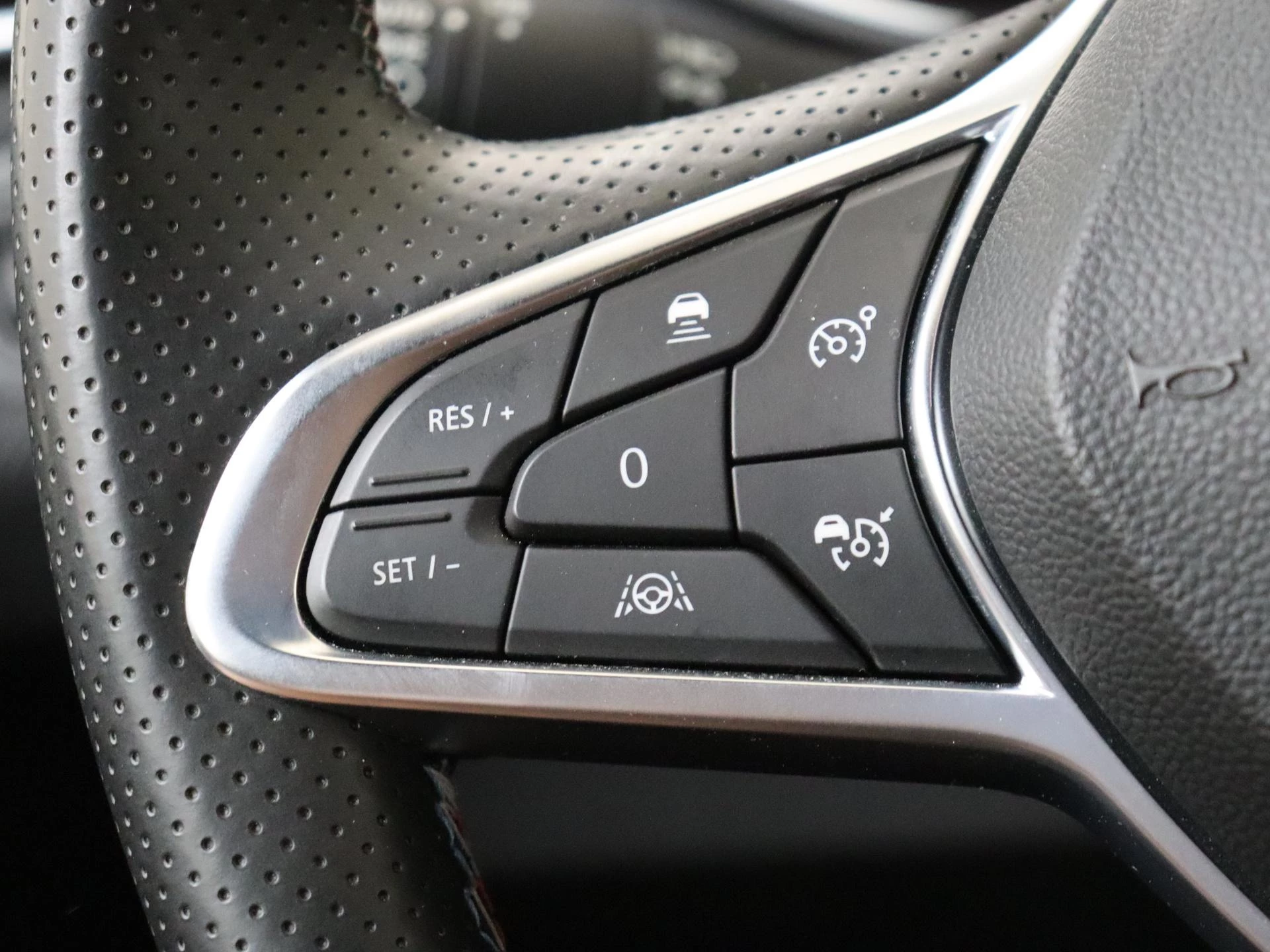 Renault-Clio-image-16