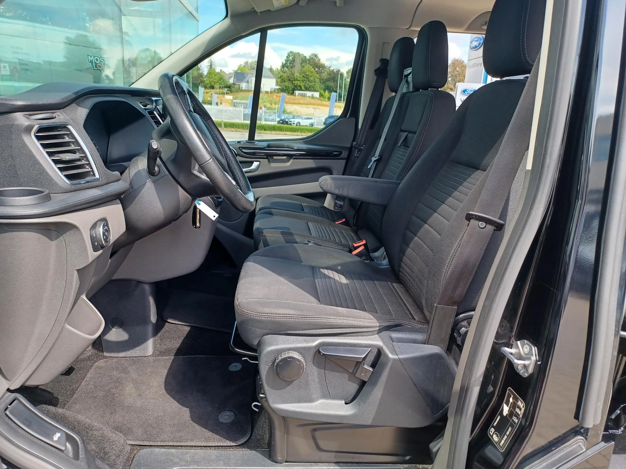 Ford-Transit Custom-image-7