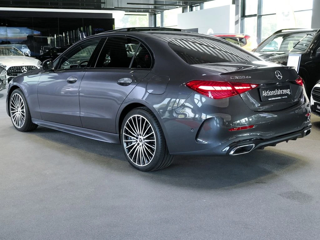 Mercedes-Benz-C-Klasse 300 de-image-4