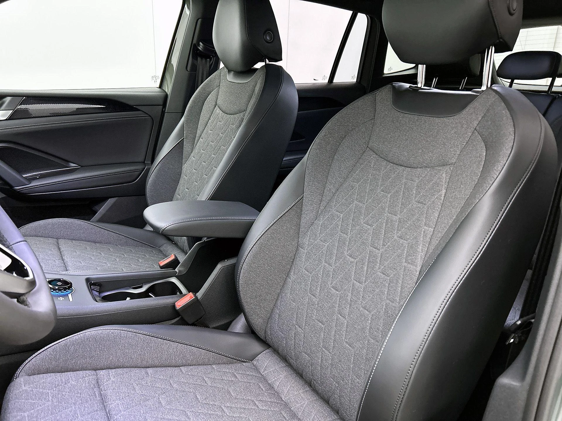 Volkswagen-Tiguan-image-34