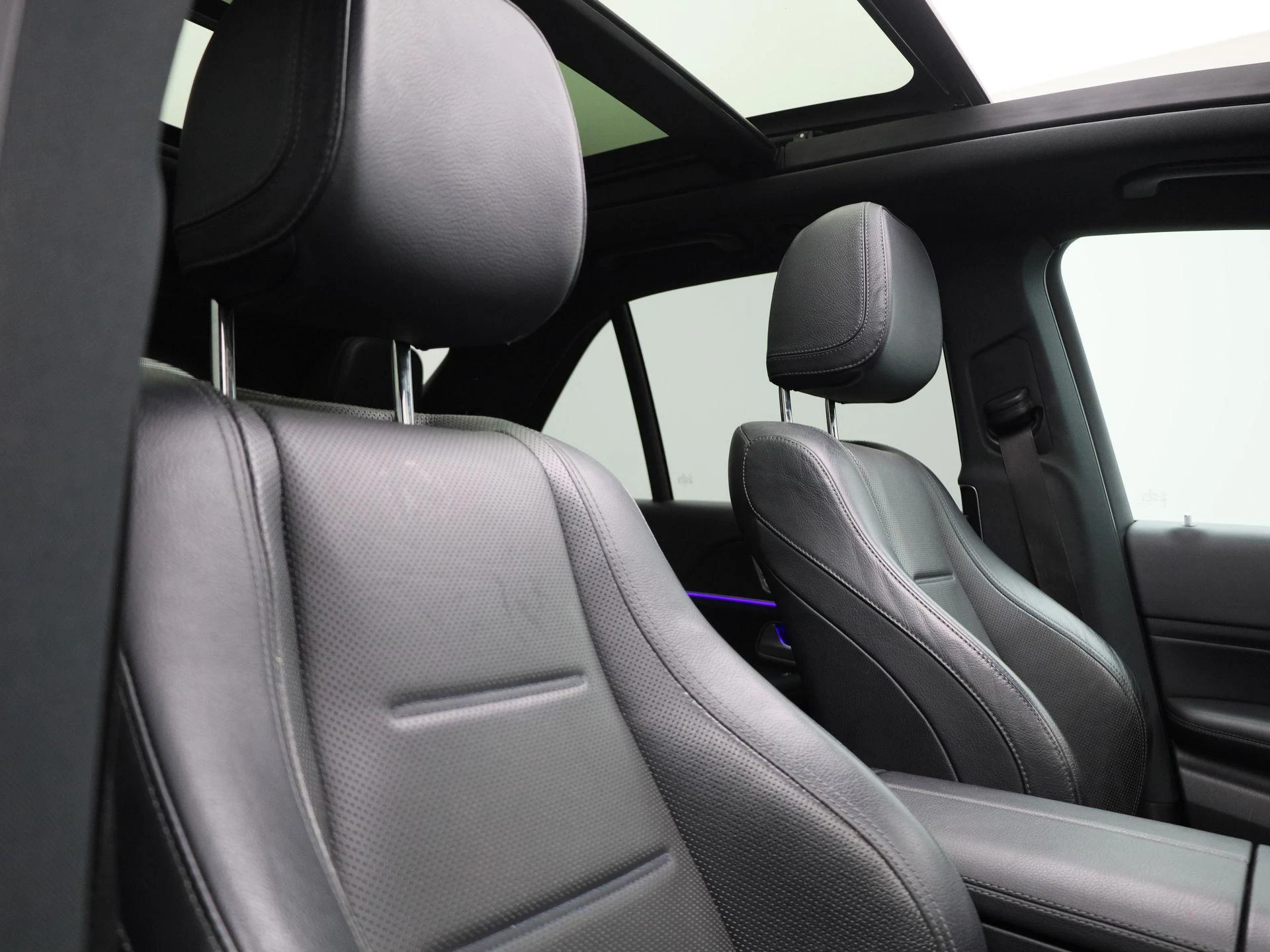 Mercedes-Benz-GLE-image-50