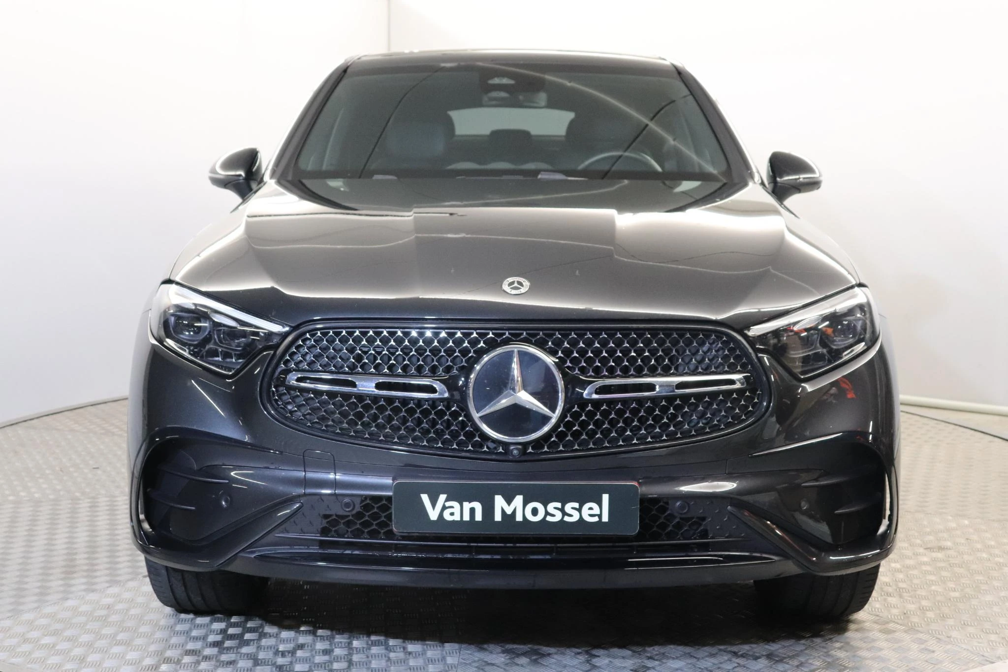 Mercedes-Benz-GLC-image-1