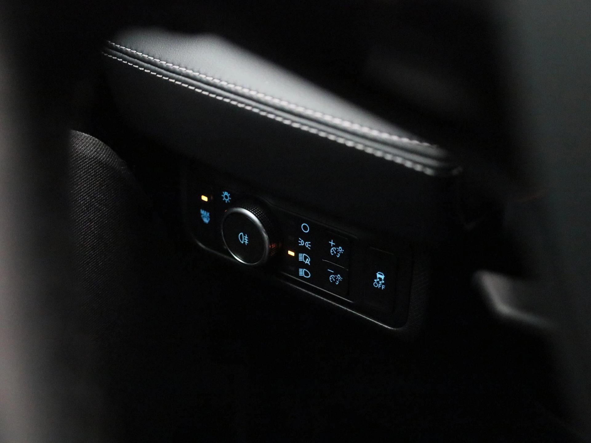 Ford-Mustang Mach-E-image-21