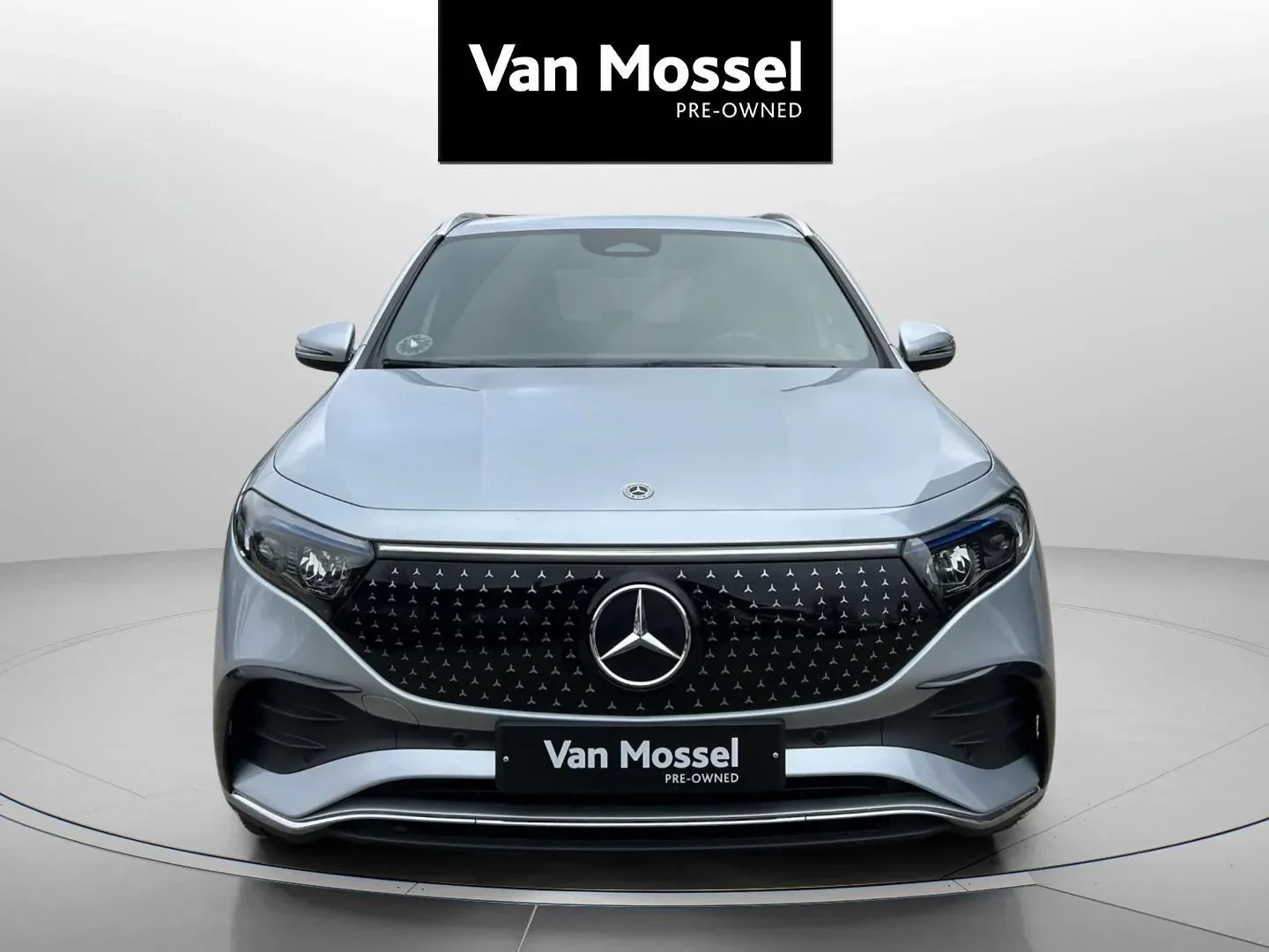 Mercedes-Benz-EQA-image-1