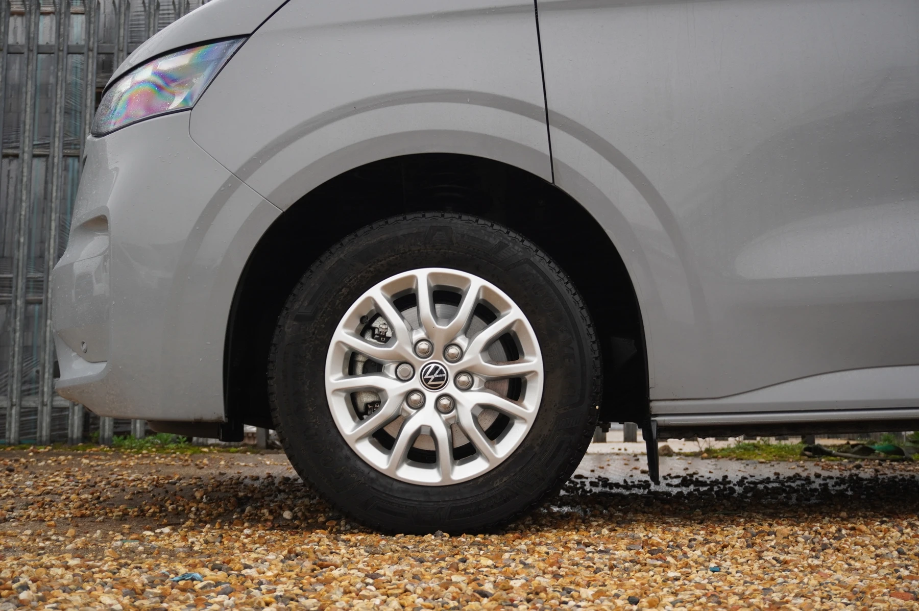 Volkswagen-Transporter-image-4